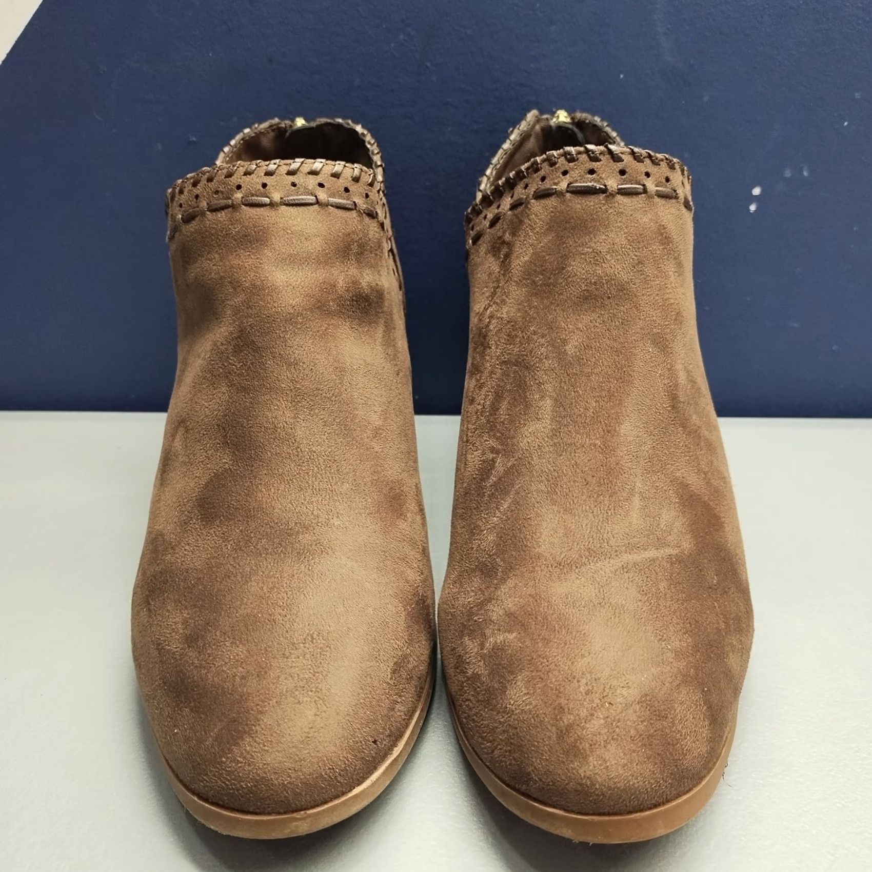Gloria Vanderbilt Gloria Vanderbilt Ankle Booties Womens US Size 8.5 Brown Memory Foam Back Zip Bootie Size US 9 / IT 39 - 2 Thumbnail