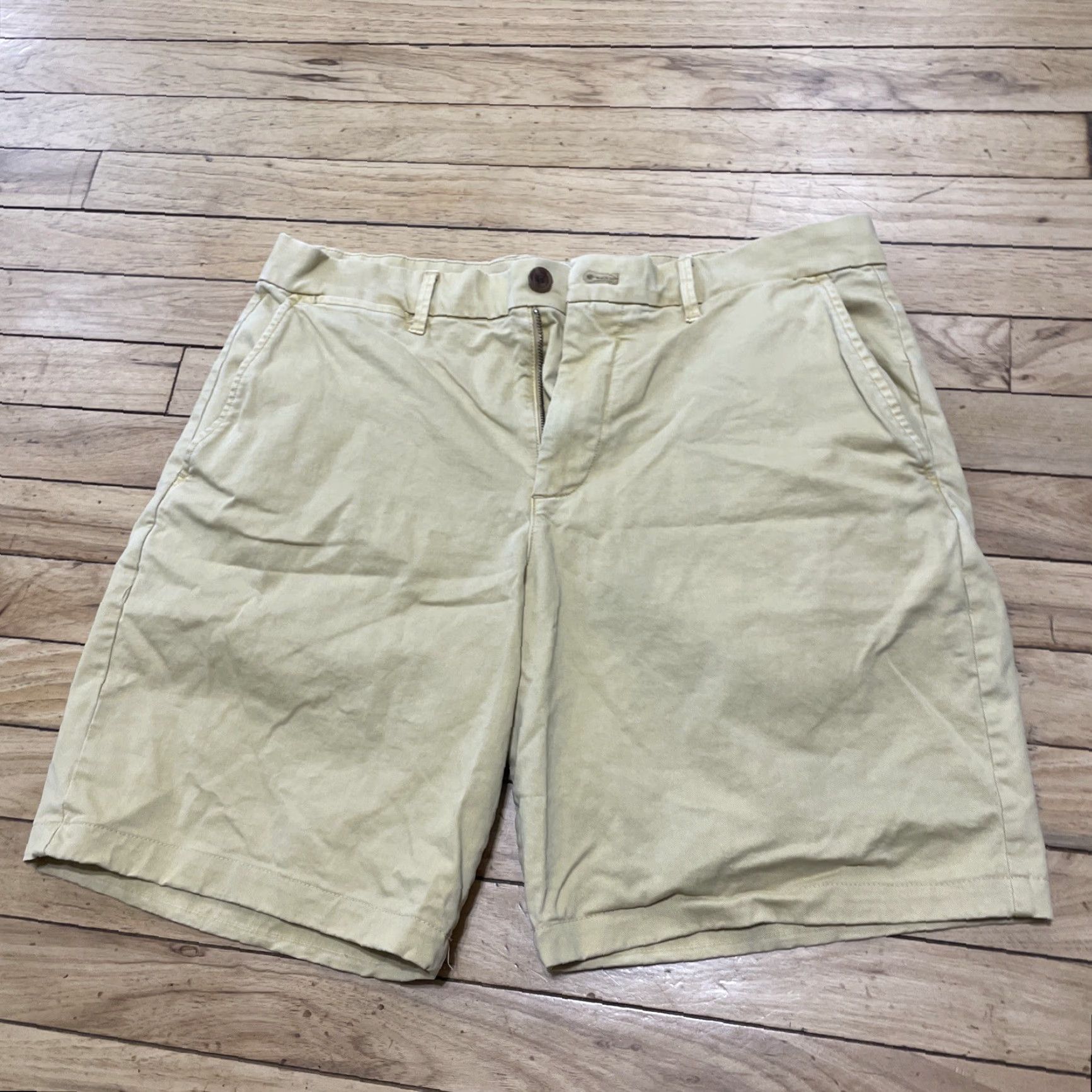 Gap VINTAGE GAP Retro Yellow Shorts Men 34 10" Inseam 1970s 90s Classic Flat Chino, Yellow, 1970s, 90s, Golf, Light Wash, Casual, Regular, Mens Size US 34 / EU 50 - 6 Thumbnail