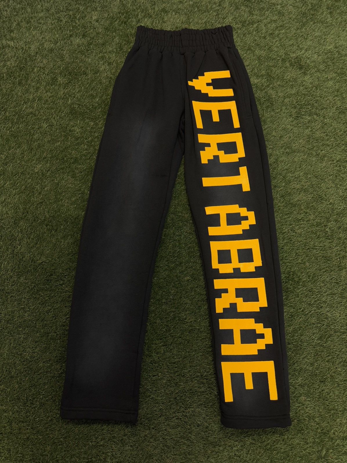 Vertabrae Vertabrae C-2 Sweatpants Black/Yellow Size S (NEW) Size US 30 / EU 46 - 1 Thumbnail