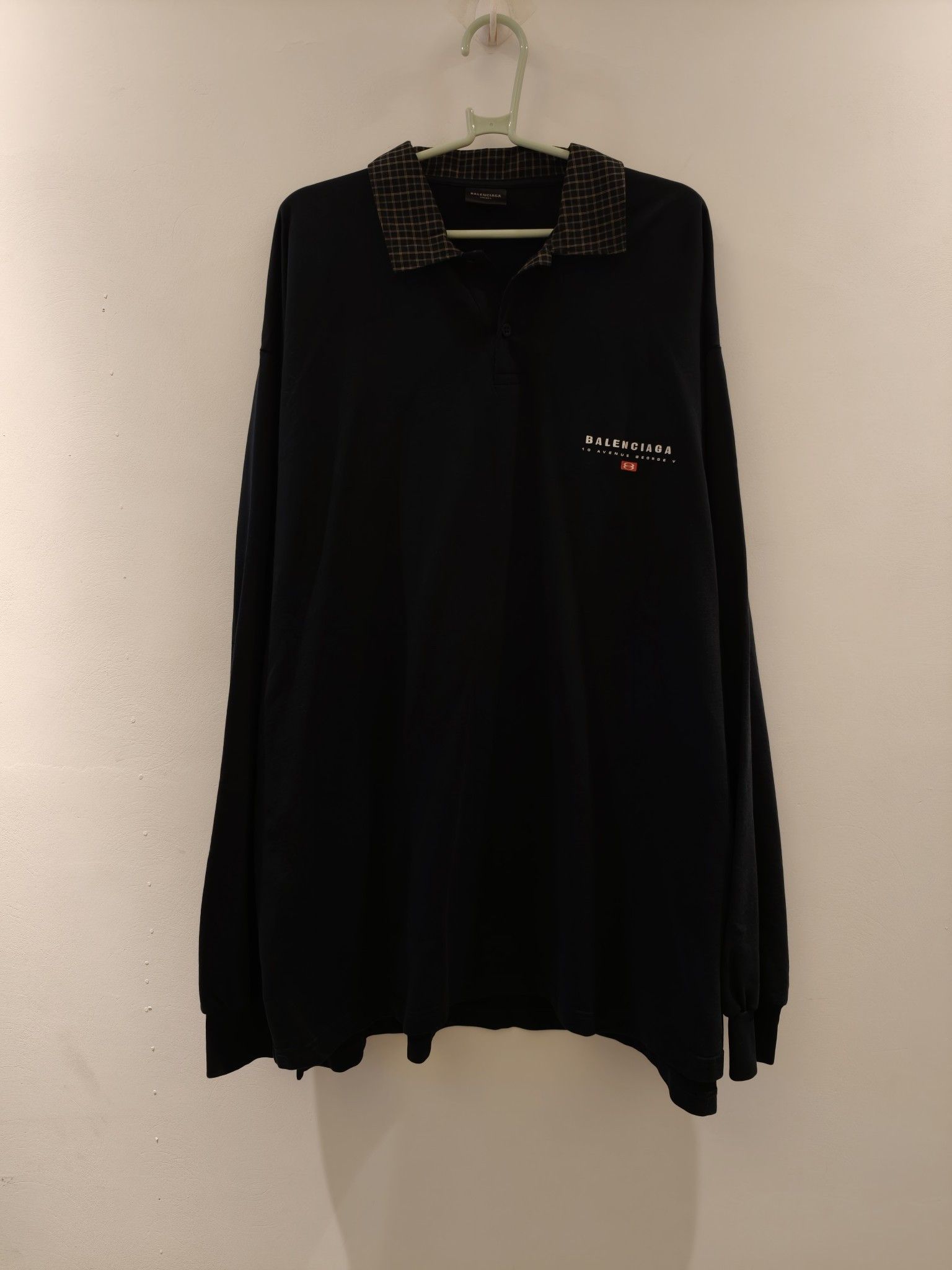 Balenciaga Balenciaga Plaid Collar Long Sleeve Polo Size XL Size US XL / EU 56 / 4 - 1 Thumbnail