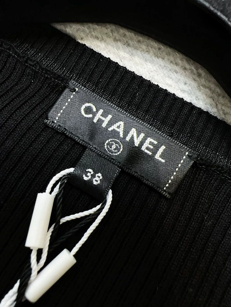 Chanel Chanel 21P Black CC Logo Knit Top Size M / US 6-8 / IT 42-44 - 5 Thumbnail