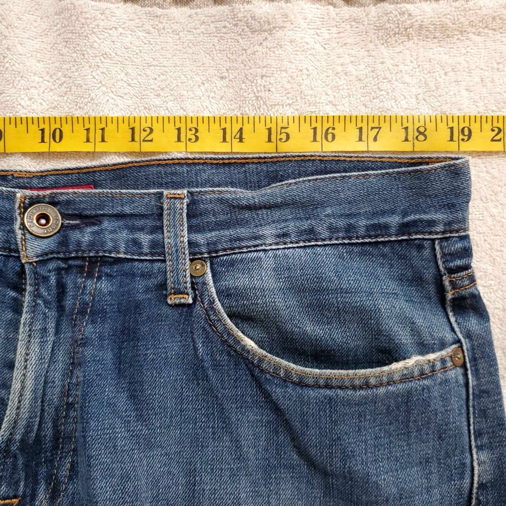 Tommy Hilfiger VINTAGE Tommy Hilfiger Jeans Mens 36x28 Hip Hop Streetwear Blue Straight Denim Size US 36 / EU 52 - 3 Thumbnail