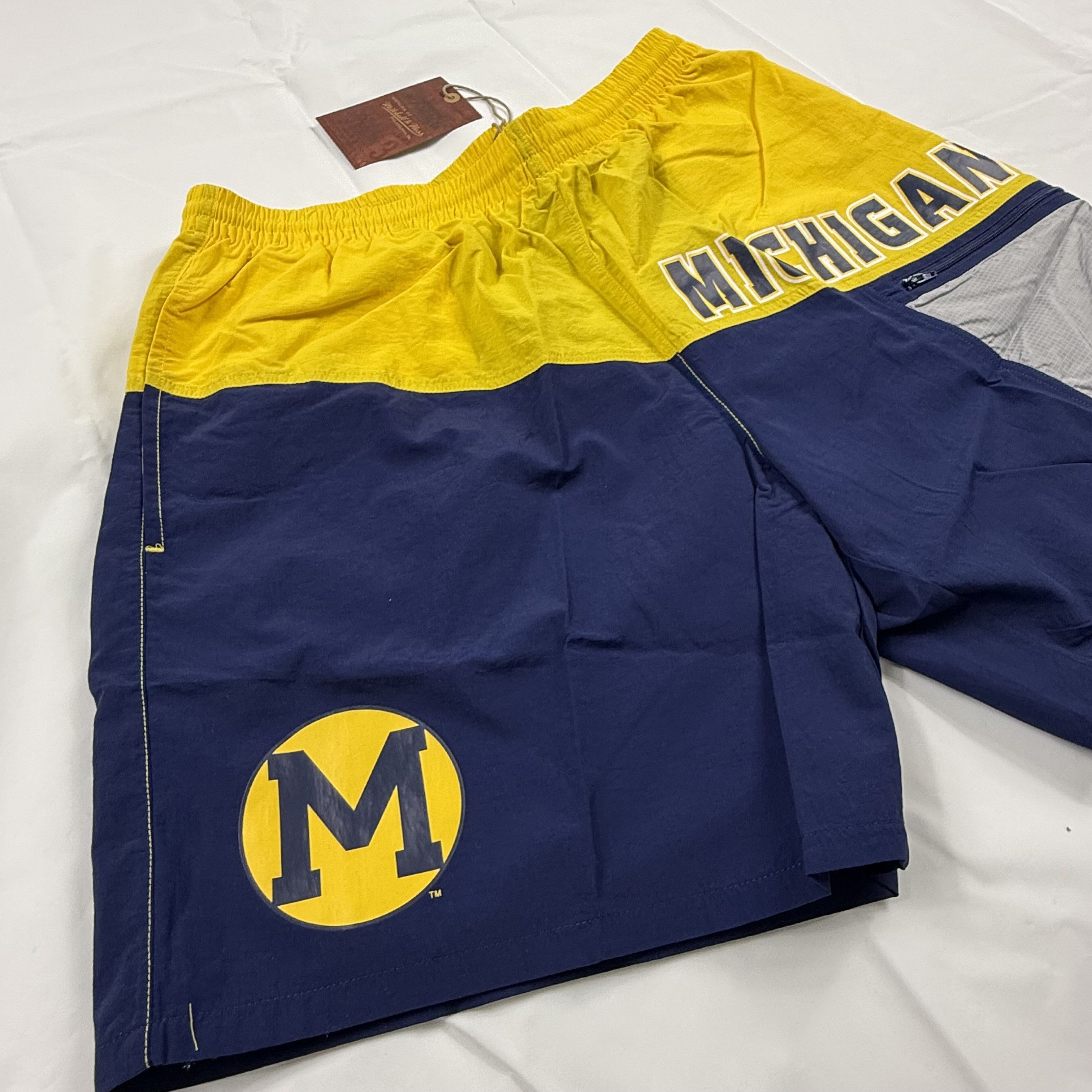 Mitchell & Ness Mitchell & Ness Michigan Wolverines College Shorts Mens Size US 36 / EU 52 - 2 Thumbnail