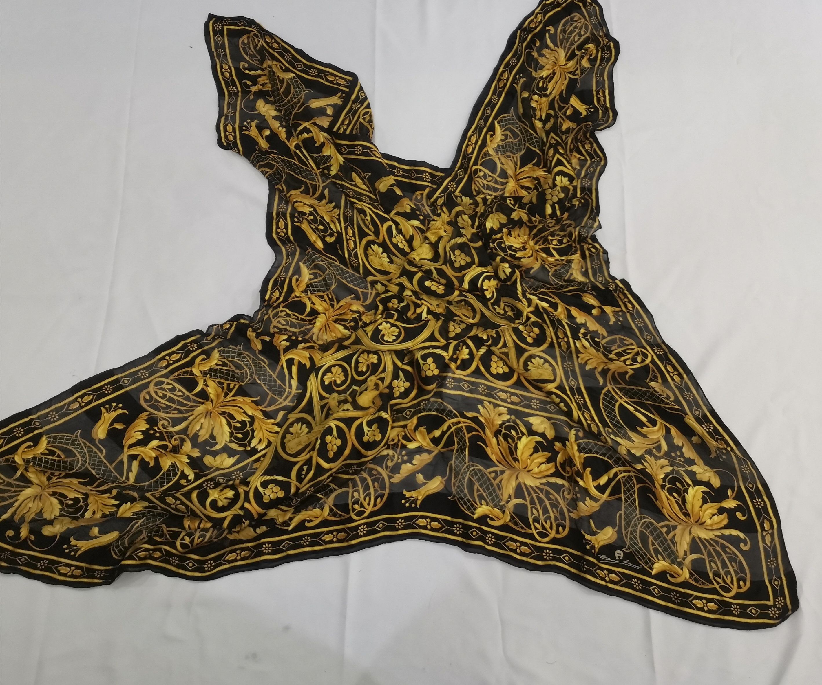 Vintage Rare vintage Italian designer scarves luxury design Size ONE SIZE - 2 Thumbnail