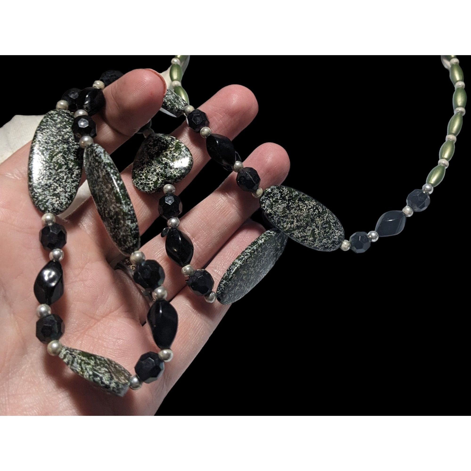 Other Green & Black Speckled Beaded Necklace Size ONE SIZE - 3 Thumbnail