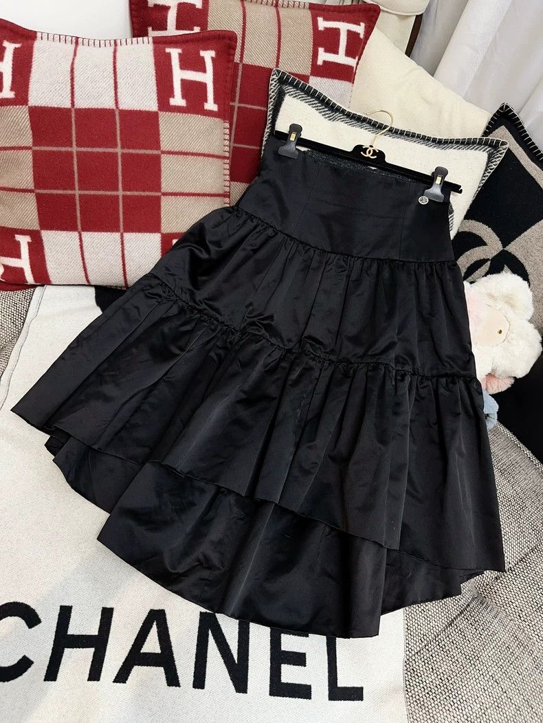 Chanel Chanel 20s roof series black mulberry silk irregular skirt Size 26" / US 2 / IT 38 - 3 Thumbnail