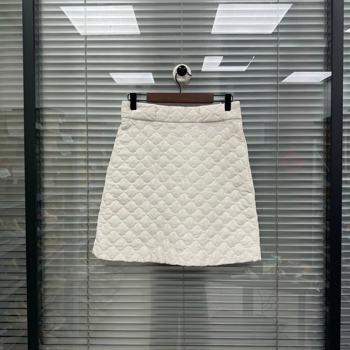 Fendi Fendi White Quilted Check Silk Skirt 42 Size 28" / US 6 / IT 42 - 2 Thumbnail