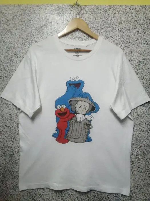 Japanese Brand Vintage Kaws Very Rare Size US XL / EU 56 / 4 - 1 Thumbnail