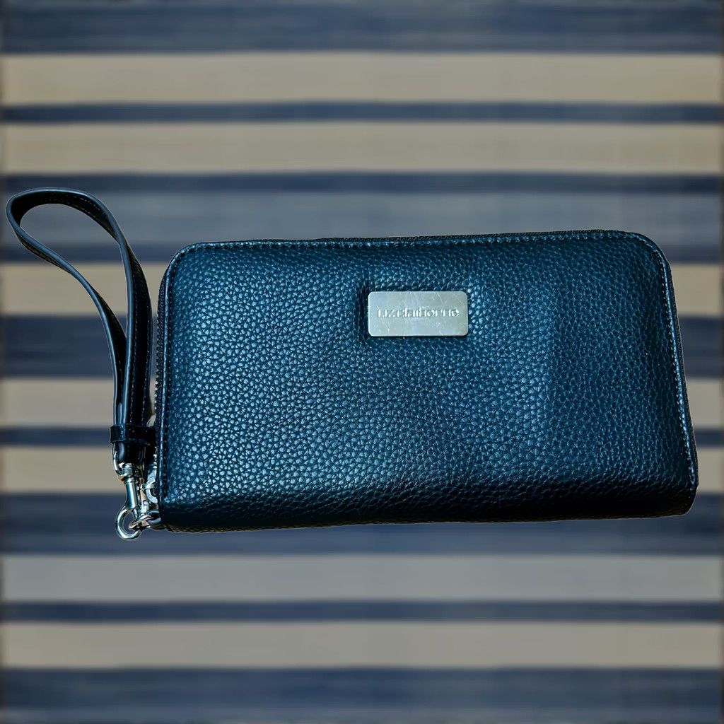 Liz Claiborne Liz Claiborne Wallet Wristlet Pebble Leather Black Full Zip Credit Card ZIP-Around Women's One Size Black Pebble Leather Wristlet Wallet Size ONE SIZE - 1 Thumbnail