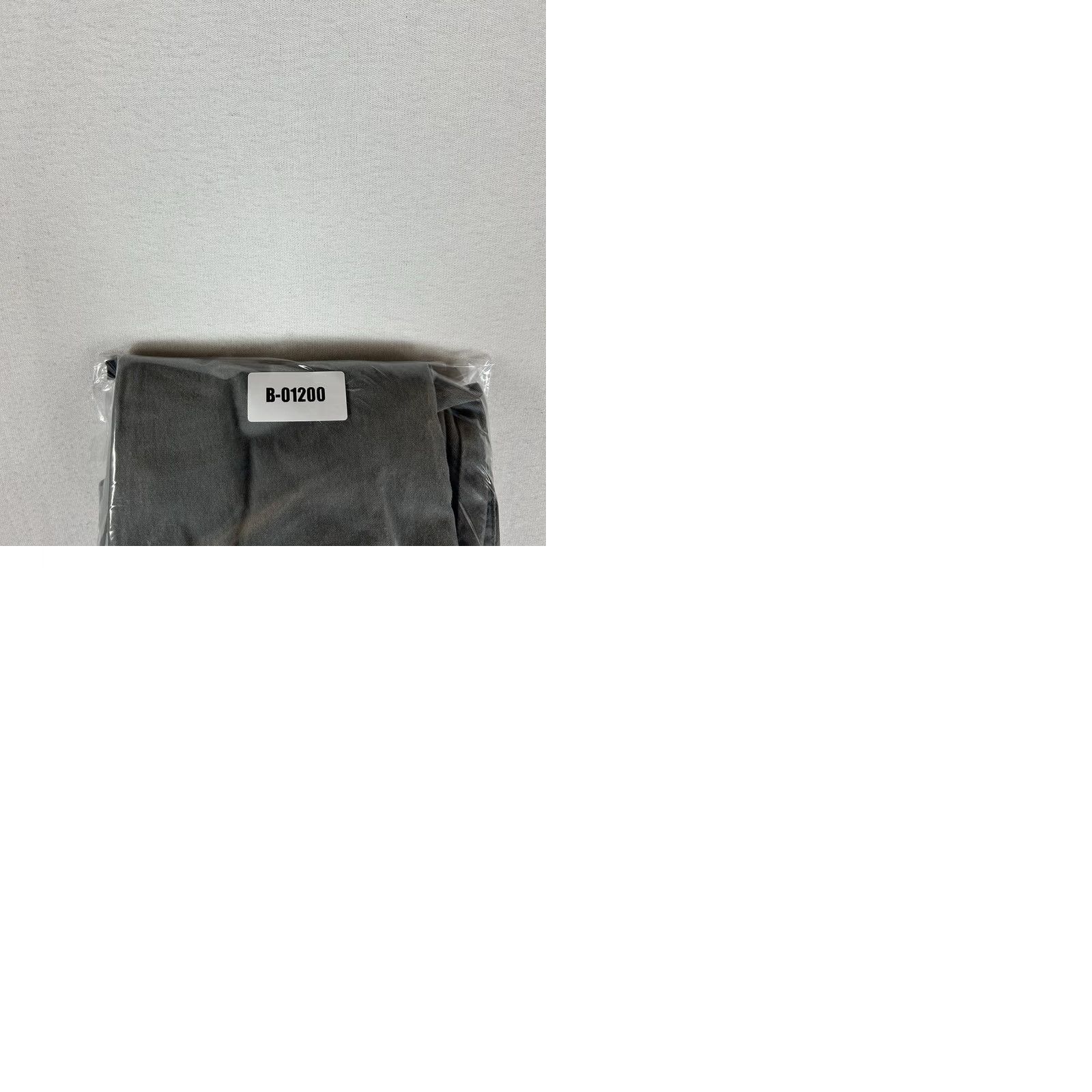 Old Navy Old Navy Chino Pants Mens 32x32 Gray Slim Fit Casual Mid Rise Pants Slim Casual Pants Mens 32 Gray Chino Front Flat Front Pockets 32 Inseam Size US 32 / EU 48 - 10 Thumbnail