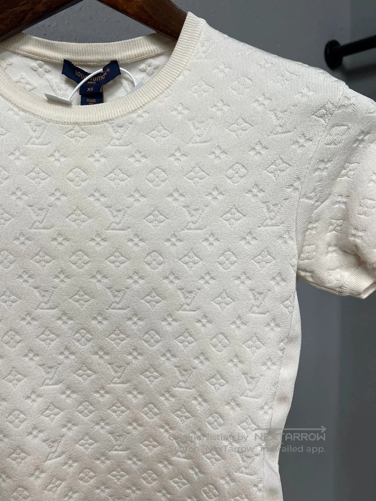 Louis Vuitton louis vuitton embossed white fitted short sleeve. Size XS / US 0-2 / IT 36-38 - 3 Thumbnail