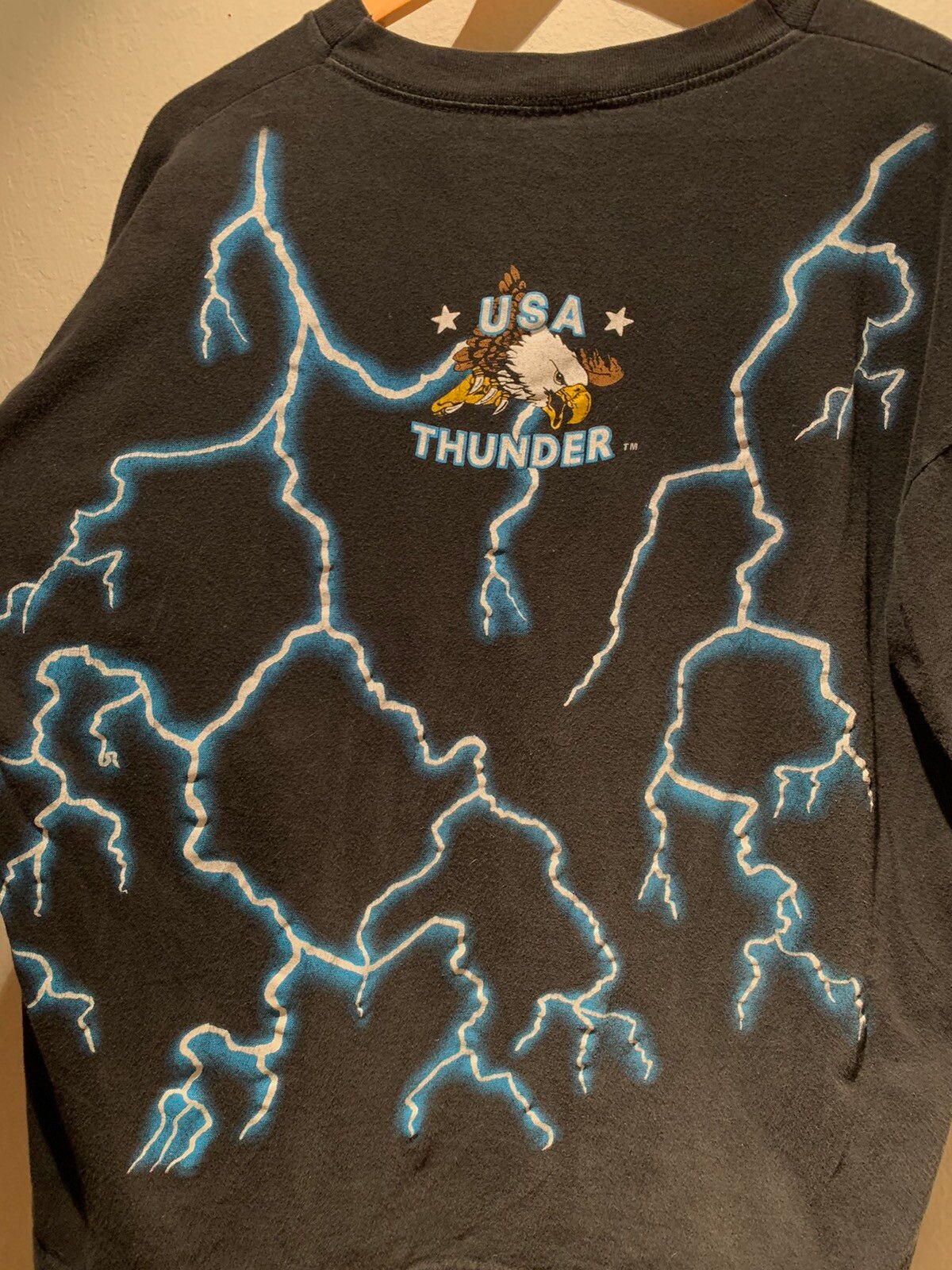 Vintage RARE* Vintage American USA Thunder Wolf Strong Survive Shirt Size US L / EU 52-54 / 3 - 4 Thumbnail