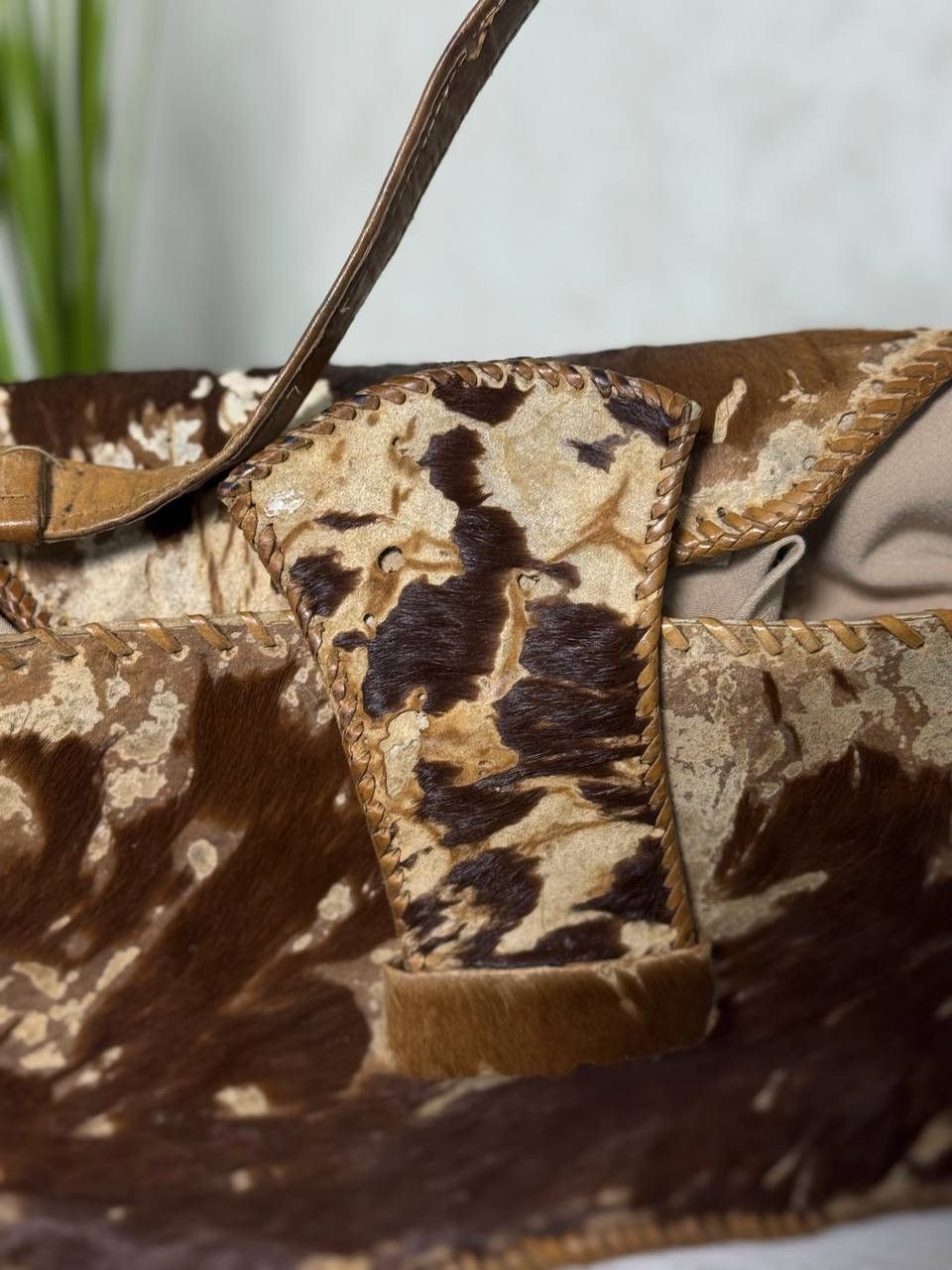Le Grande Bleu (L.G.B.) Vintage Western Cow Print Hair-On Leather Handbag Size ONE SIZE - 7 Thumbnail