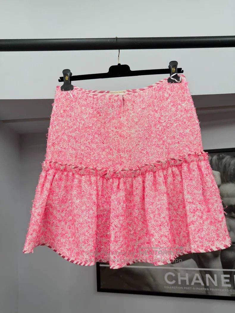 Chanel Chanel Pink sequined tweed skirt Size 25" / US 0 / IT 36 - 3 Thumbnail
