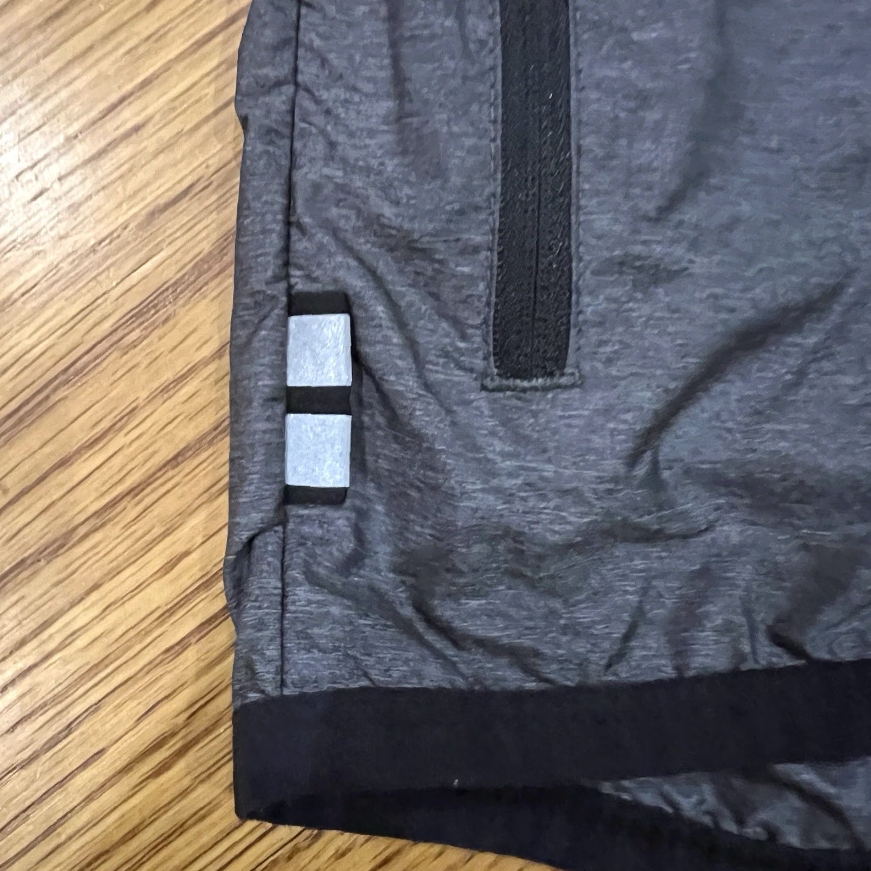Vintage VINTAGE Zoot Men's Windbreaker Jacket Size Medium Adult Black Nylon Short Packable Running & Jogging Size US M / EU 48-50 / 2 - 4 Thumbnail