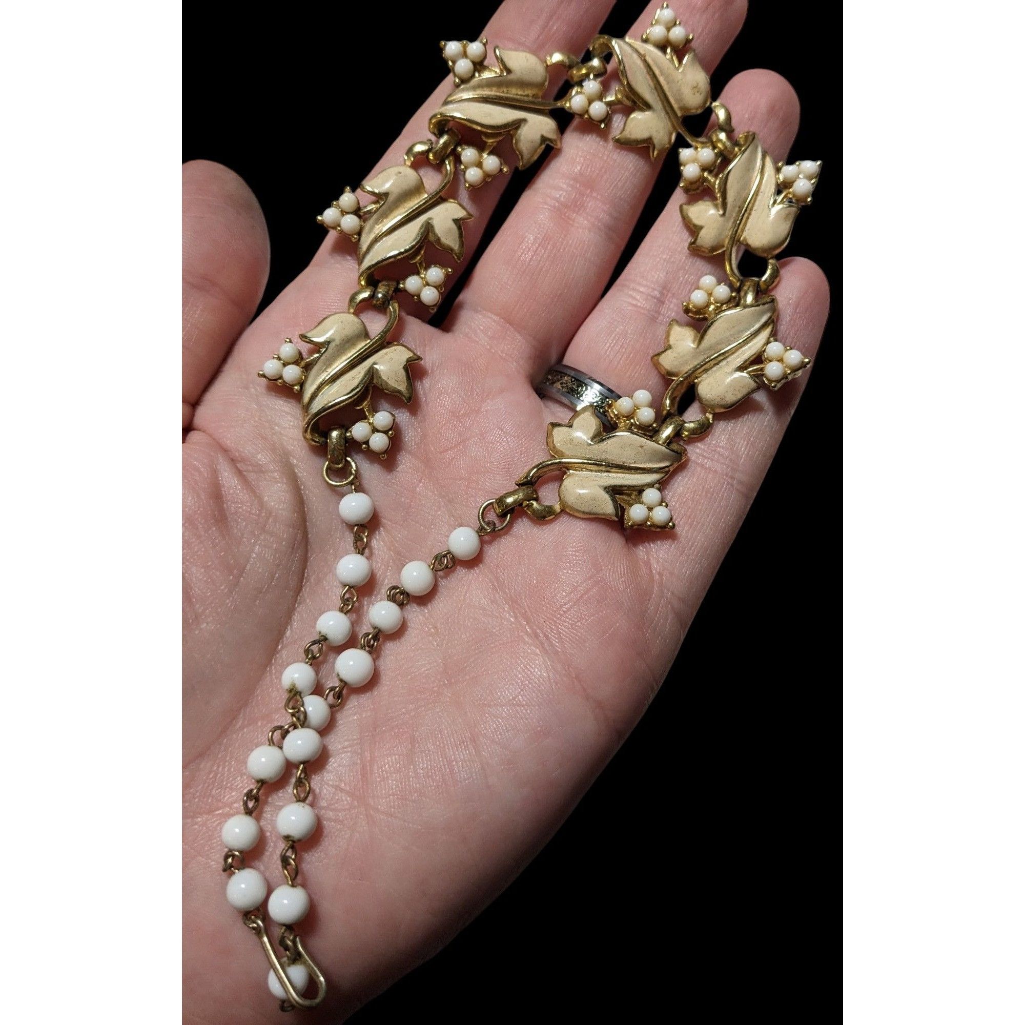 Other Vintage 50s Beige Leaf Floral Coro Necklace Size ONE SIZE - 10 Thumbnail