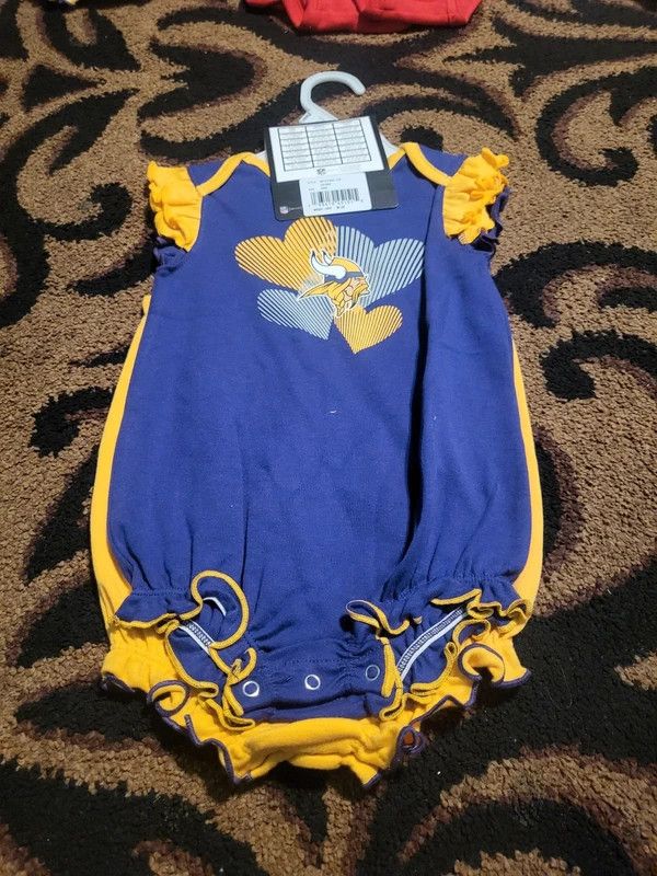 Other NFL Baby Vilings 2pcs set 6/9M Size ONE SIZE - 1 Thumbnail