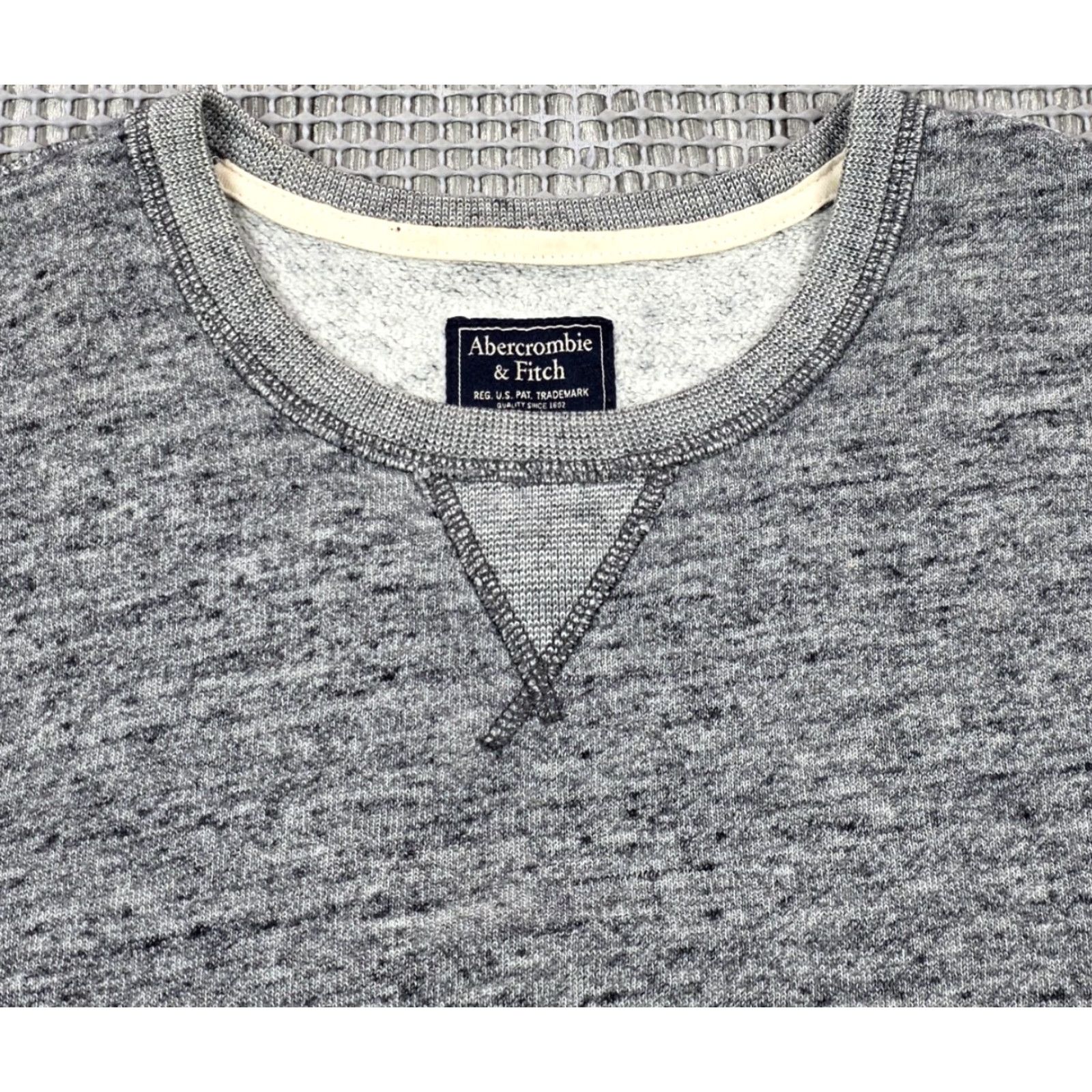 Abercrombie & Fitch VINTAGE Abercrombie & Fitch Crewneck Sweatshirt Men XL Vtg Fleece Heather Gray Vstitch Size US XL / EU 56 / 4 - 3 Thumbnail