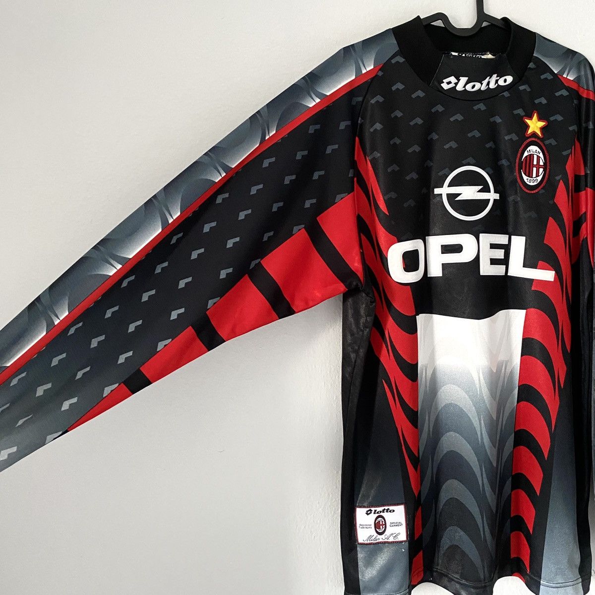 Lotto Sport × Vintage 1997 1998 AC Milan Vintage Lotto Goalkeeper Soccer Jersey FC Size US L / EU 52-54 / 3 - 5 Thumbnail