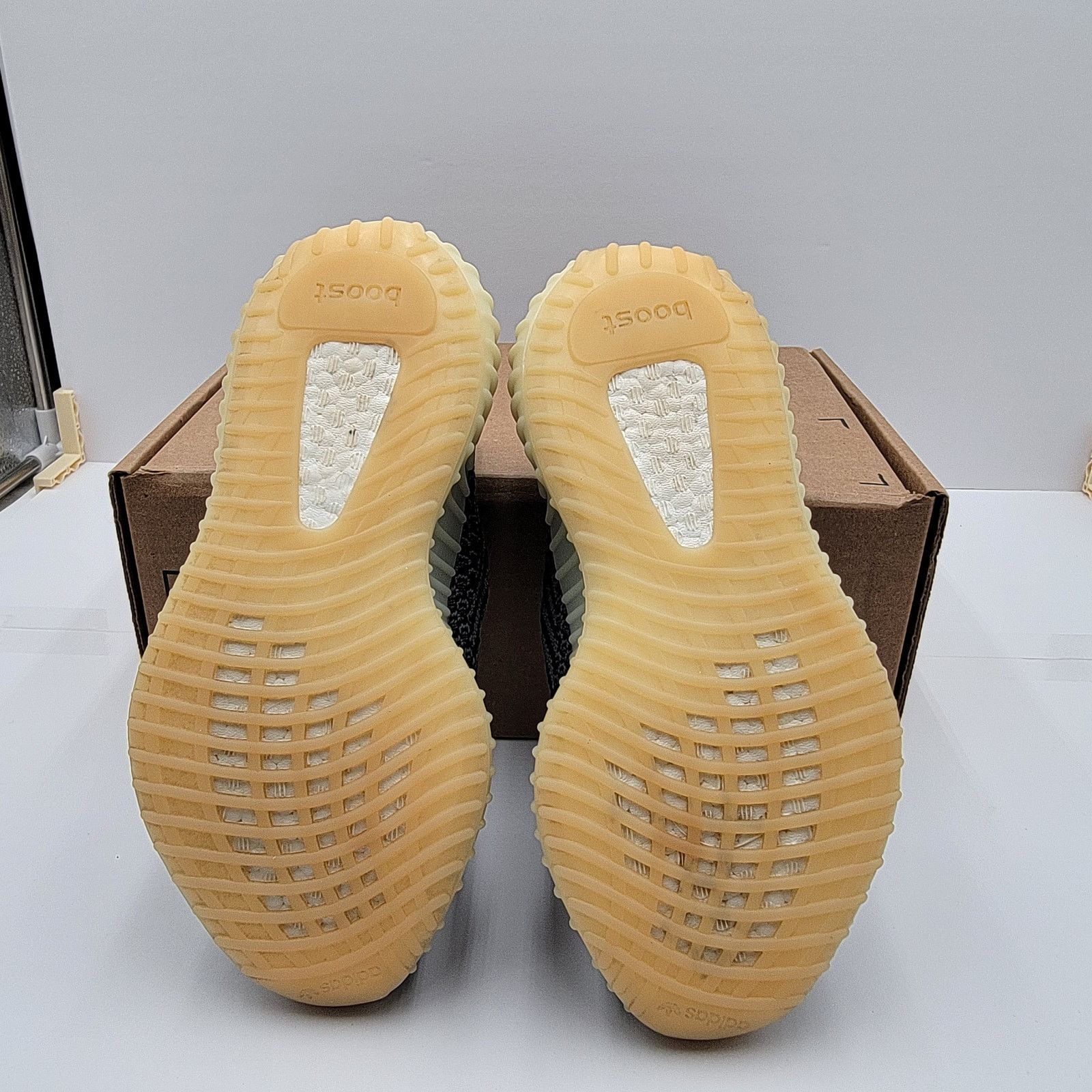 Yeezy Adidas Yeezy Boost 350 V2 'Carbon' Sz 5.5 Authenticated(165) Size US 5.5 / EU 38 - 5 Thumbnail
