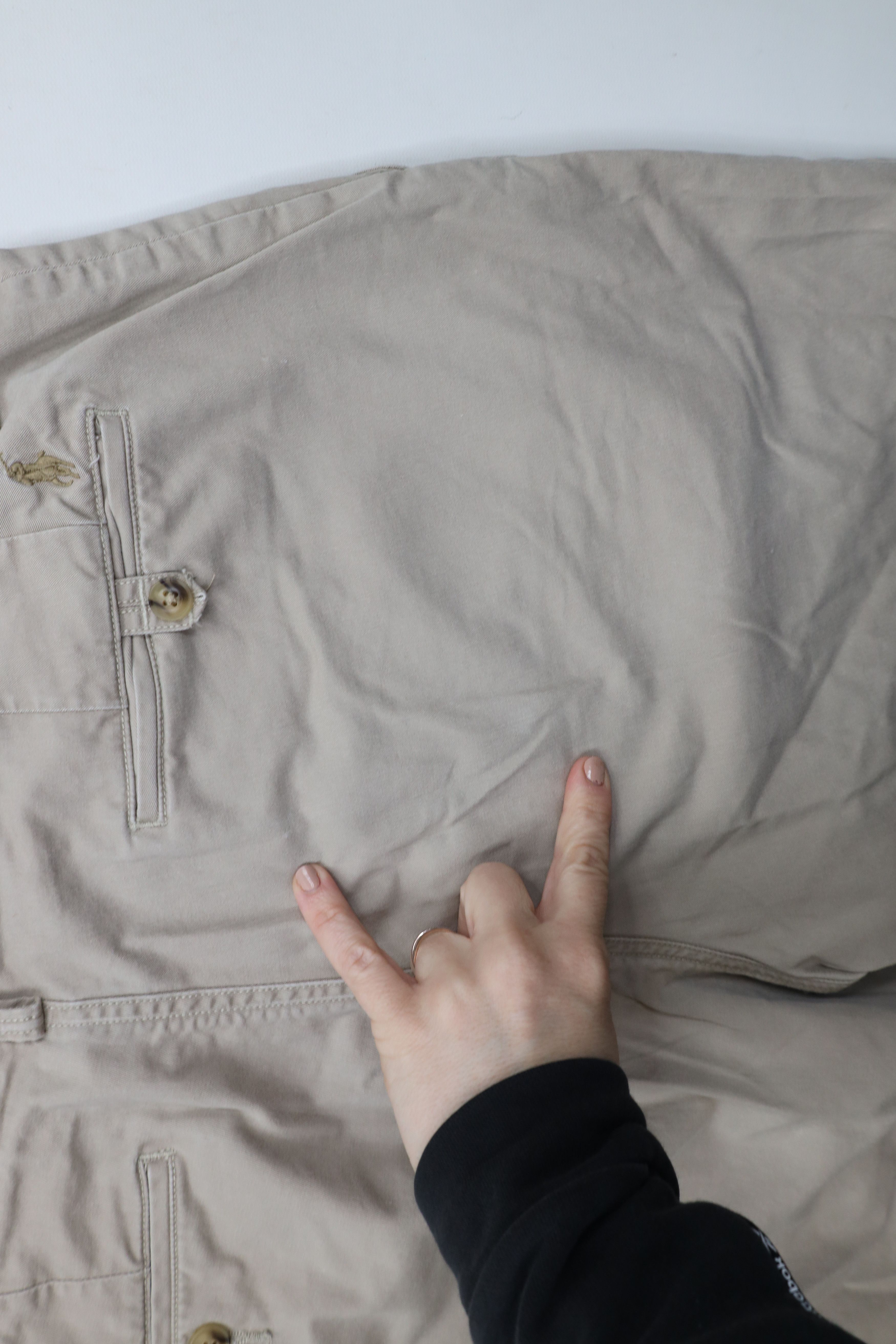 Ralph Lauren × Vintage Vintage Ralph Lauren Above Knee Stretch Chino Shorts Beige Size US 35 - 9 Thumbnail