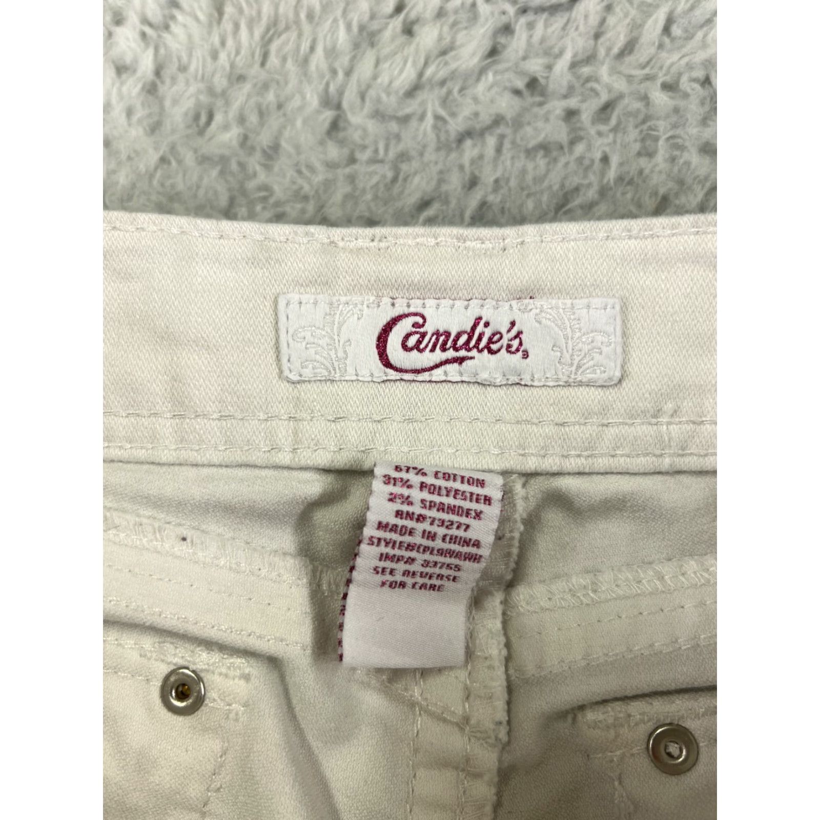 Vintage Candies Jeans Womens 7 White Denim Flared Embroidered Fleur De Lis Aztec Logo 5-Pocket Regular Jeans Womens Accessories Size 28" / US 6 / IT 42 - 3 Thumbnail