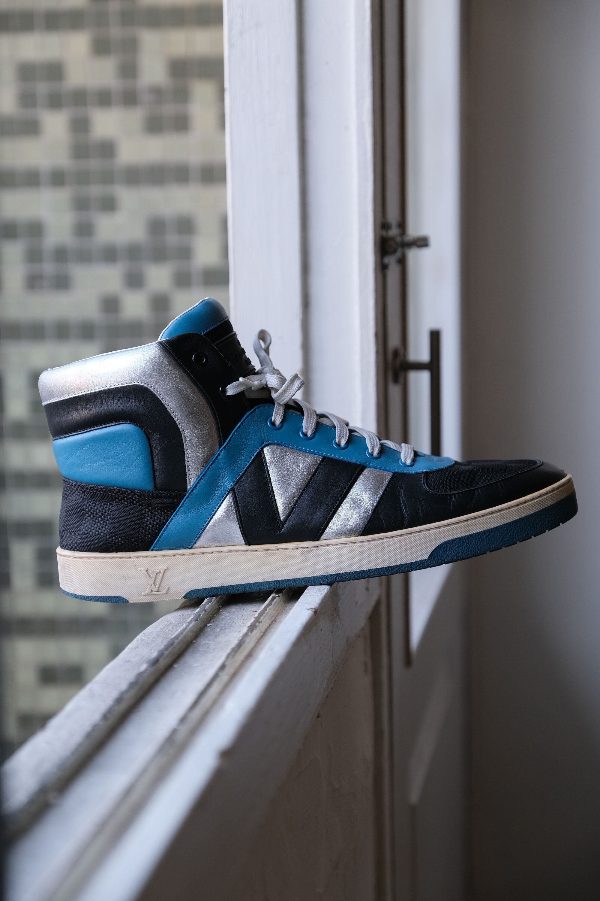 Louis Vuitton LOUIS VUITTON High Top Leather Sneakers Size US 8.5 / EU 41-42 - 6 Thumbnail
