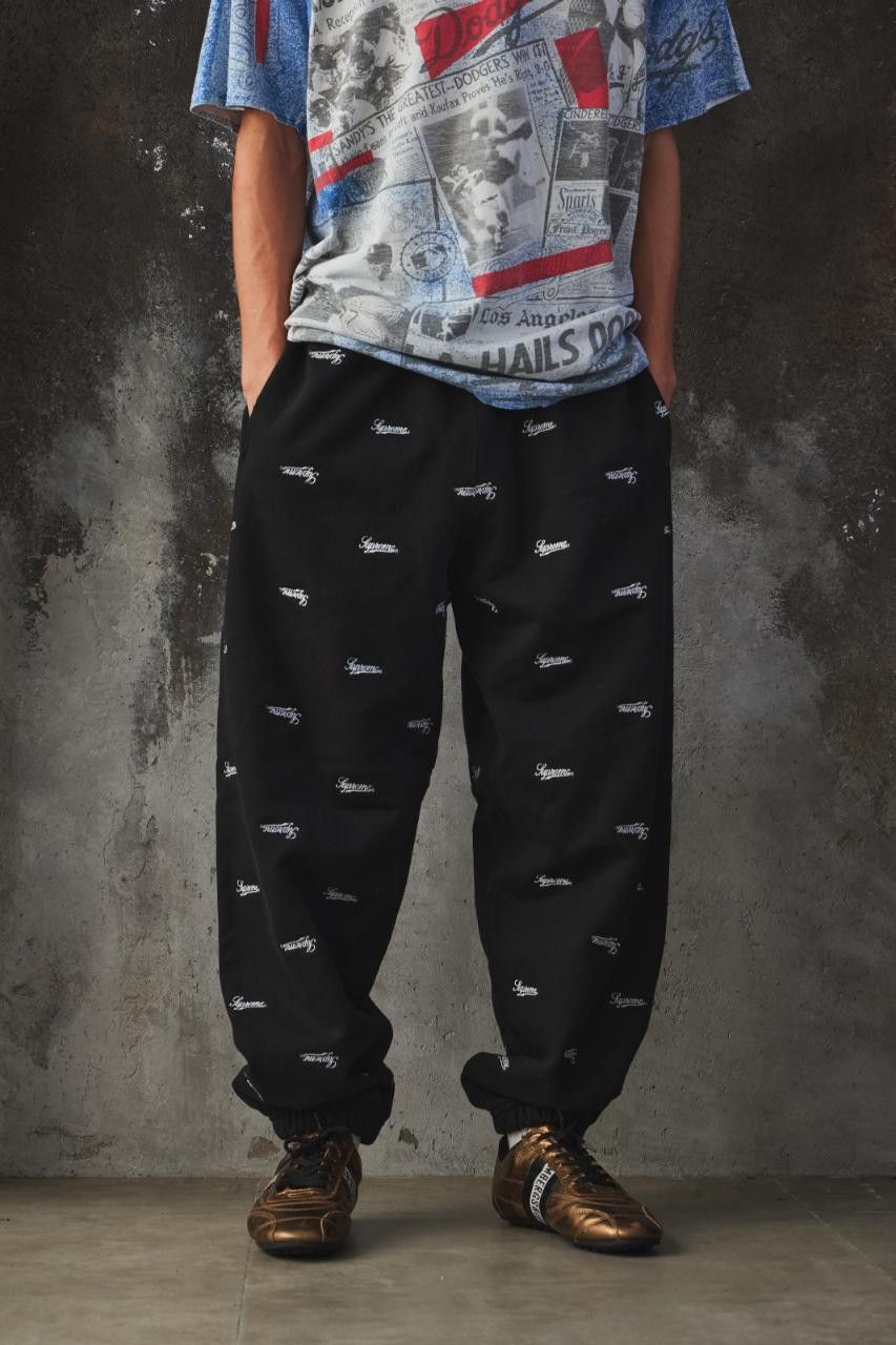 Supreme Supreme Repeat Script Sweatpant FW25 - Black Size US 32 / EU 48 - 1 Thumbnail