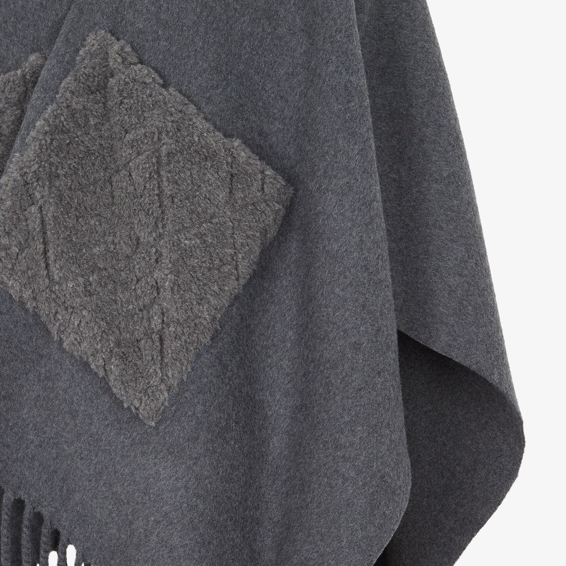 Fendi o1loc1c0824 Poncho in Dark Grey Size XL / US 12-14 / IT 48-50 - 3 Thumbnail