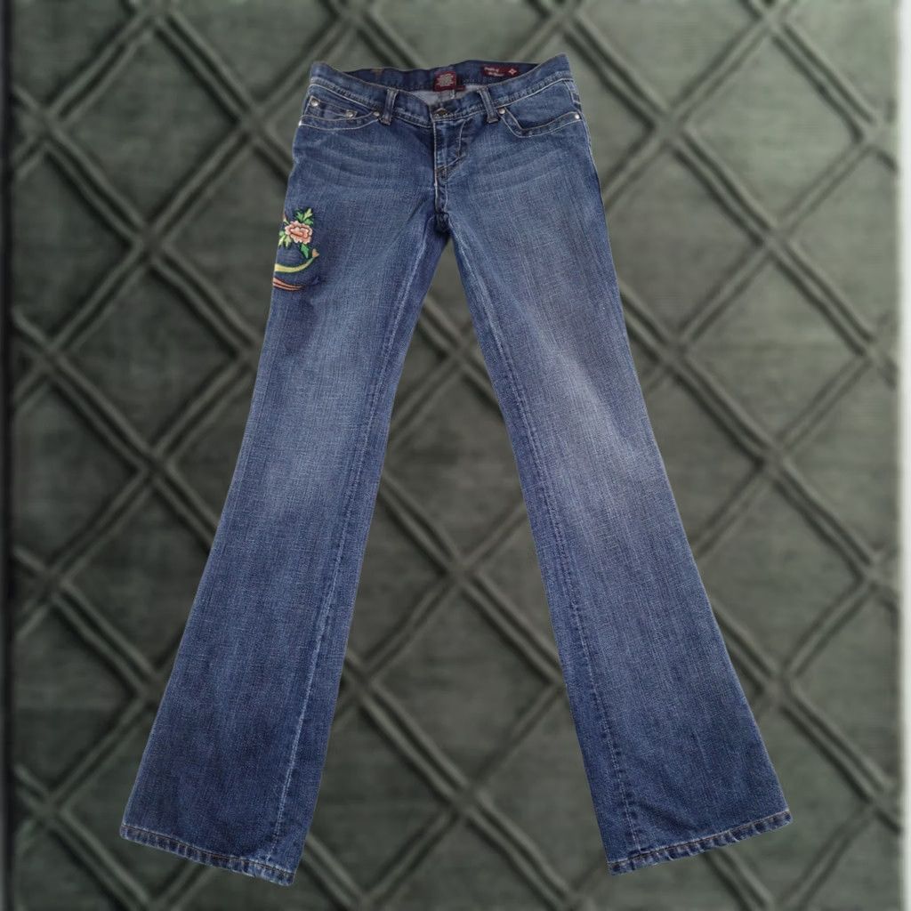 Vintage People of the World Jeans 29 (29X34) Embroidered Peacock Floral Blue Denim 5-Pocket Bootcut Women Adults Jeans Size 29" - 1 Thumbnail