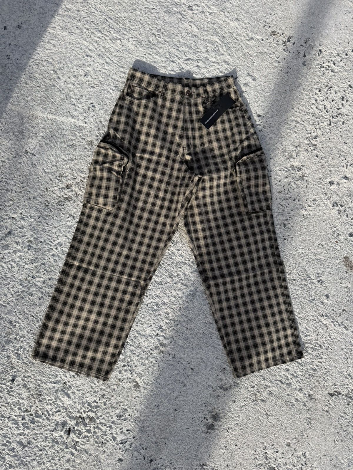 The GV Gallery Raspberry Hills Plaid Cargos Size US 32 / EU 48 - 1 Thumbnail