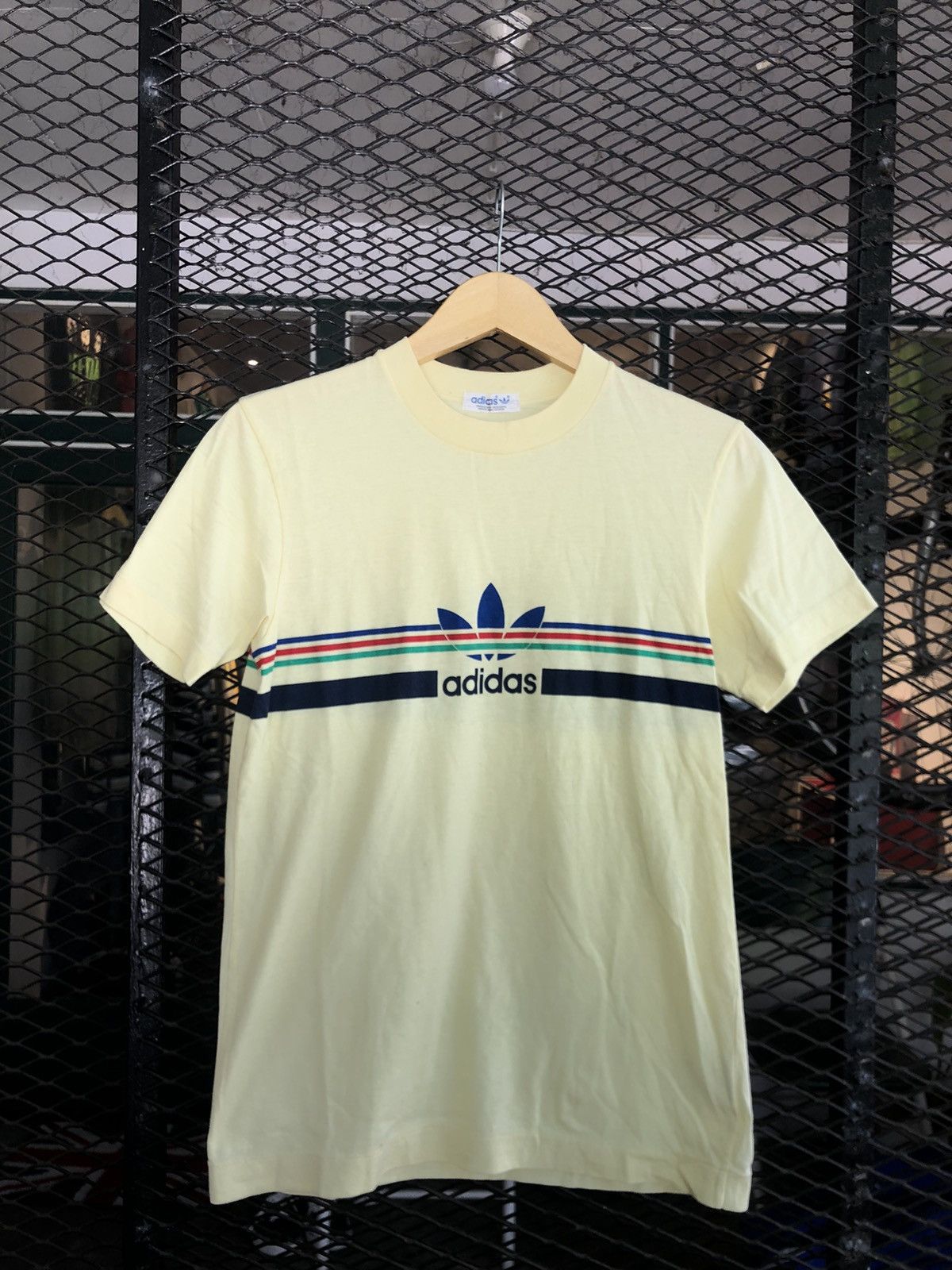 Adidas VINTAGE ADIDAS SHIRT Size US S / EU 44-46 / 1 - 1 Thumbnail