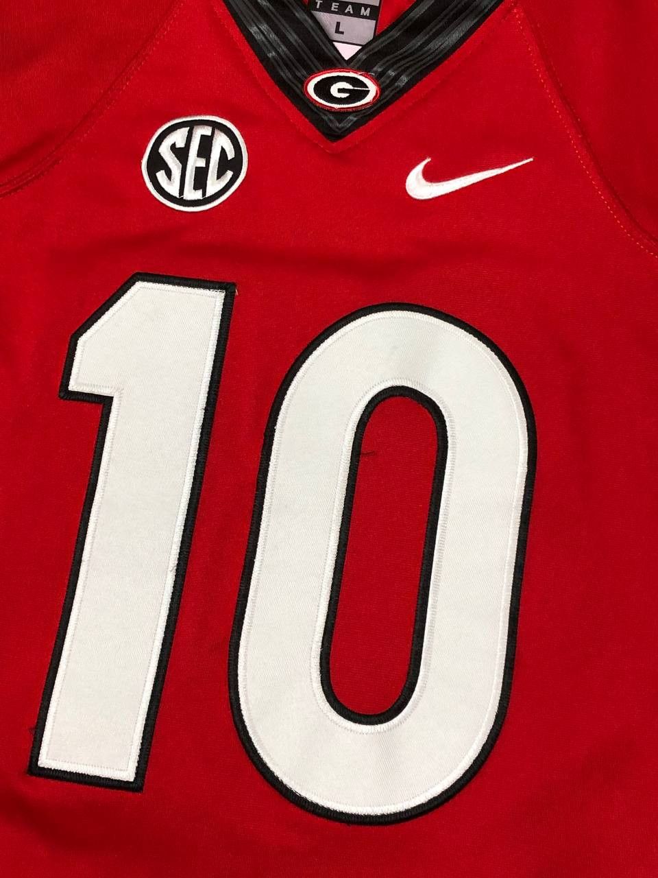 Nike Sportwear Jerseys Nike logo red #10 T-Shirt Y2K Vintage Size US L / EU 52-54 / 3 - 4 Thumbnail