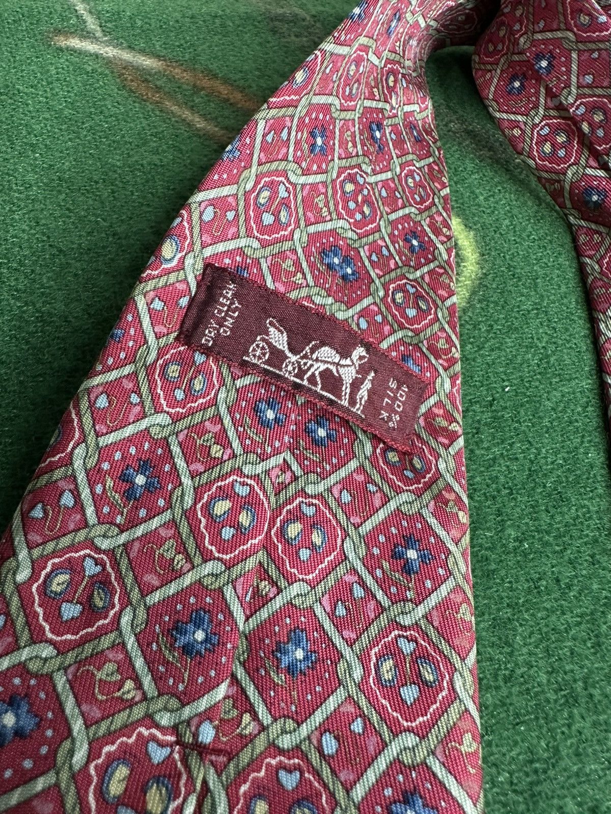 Hermes Hermès Paris 100% Silk Tie Red Geometric Floral Pattern Size ONE SIZE - 5 Thumbnail