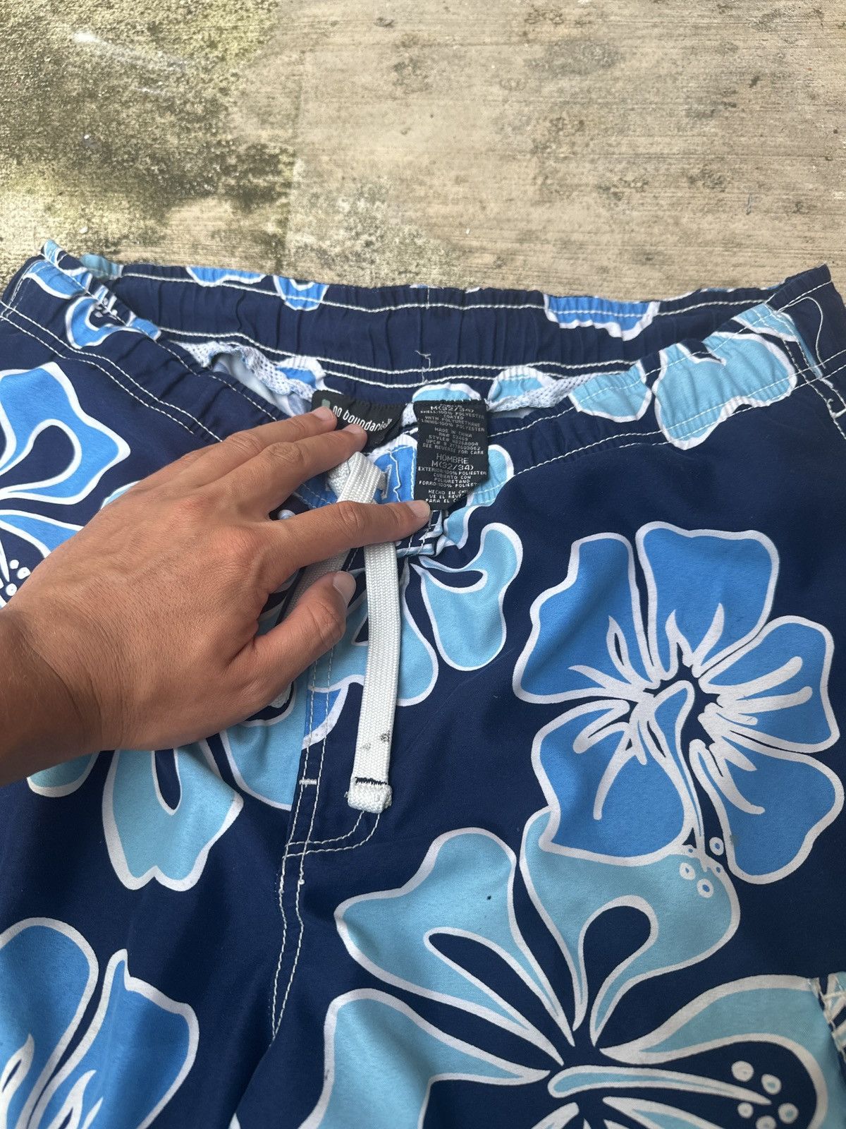 Billabong × Vintage Vintage 90s Blue Floral Baggy Kore Short Swim Trunks Size US 34 / EU 50 - 2 Thumbnail