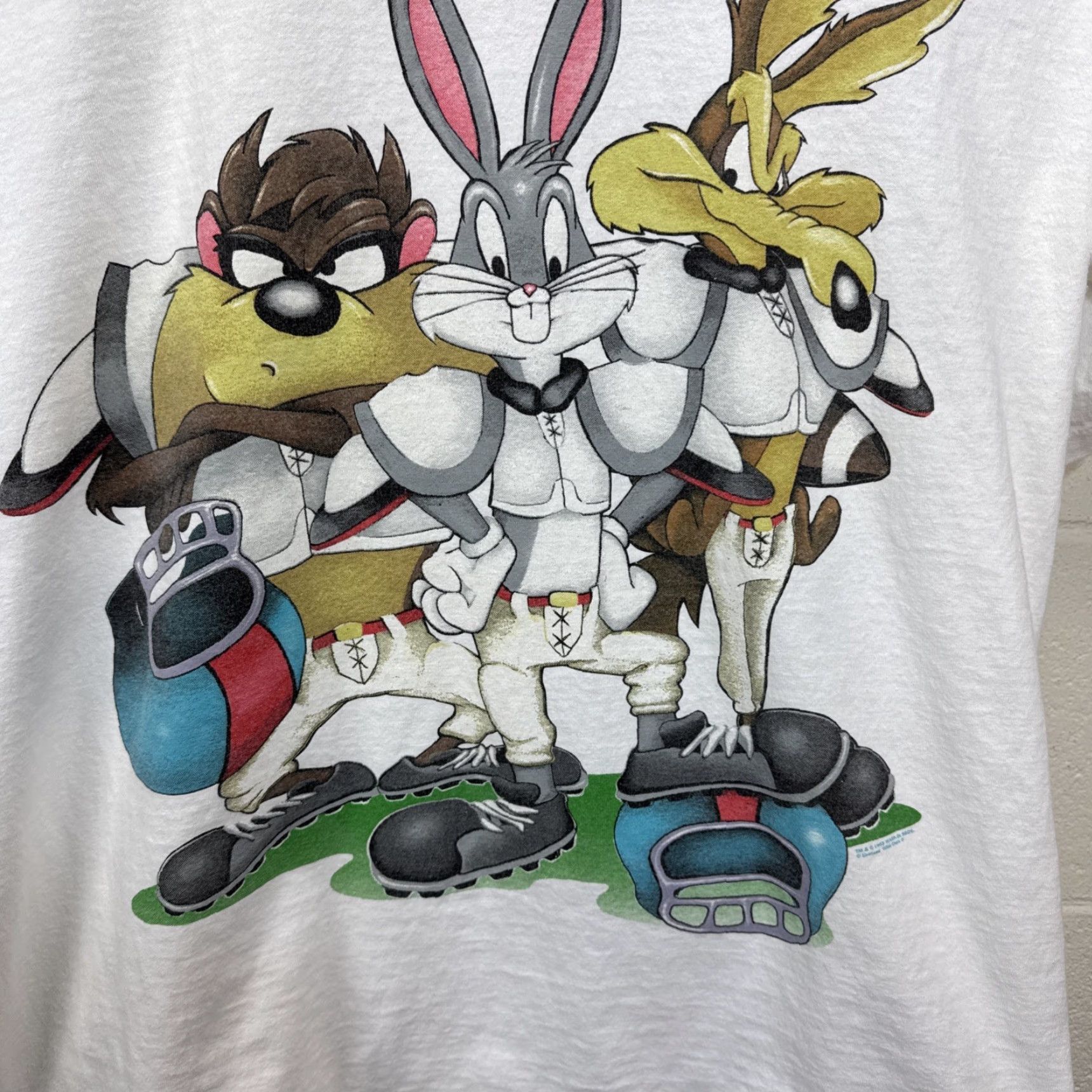 Vintage VINTAGE Wild Oats LOONEY TUNES Football T Shirt Bugs Taz Wil E Coyote XL Large Unisex White 1990s Graphic Tee Sportswear/Beach Mens Womens Boys Girls Size US XL / EU 56 / 4 - 2 Thumbnail