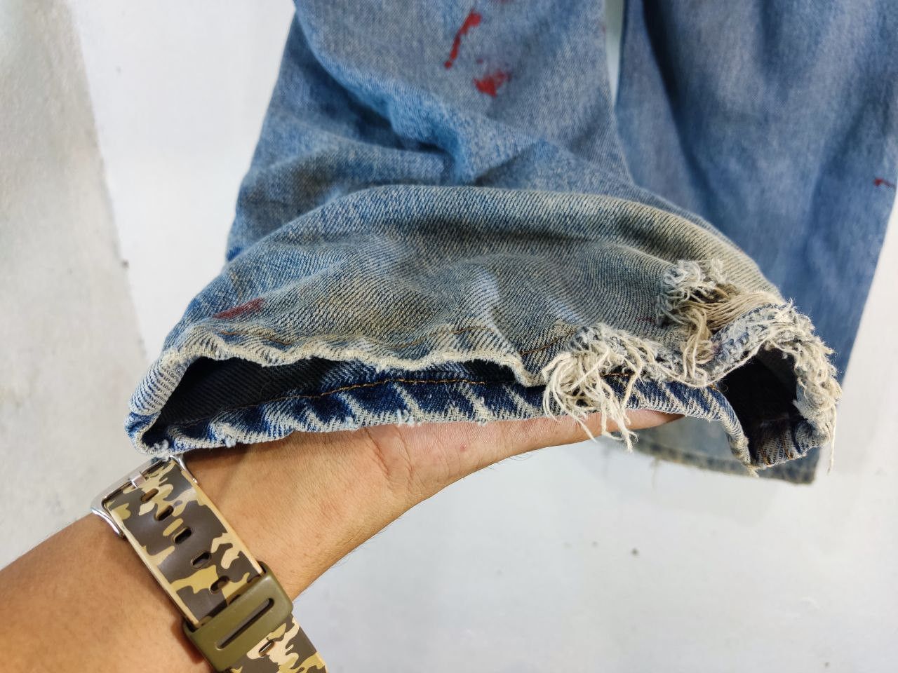 Levi's vintage levis 505 regular fit paint splatter denim Size US 42 / EU 58 - 6 Thumbnail