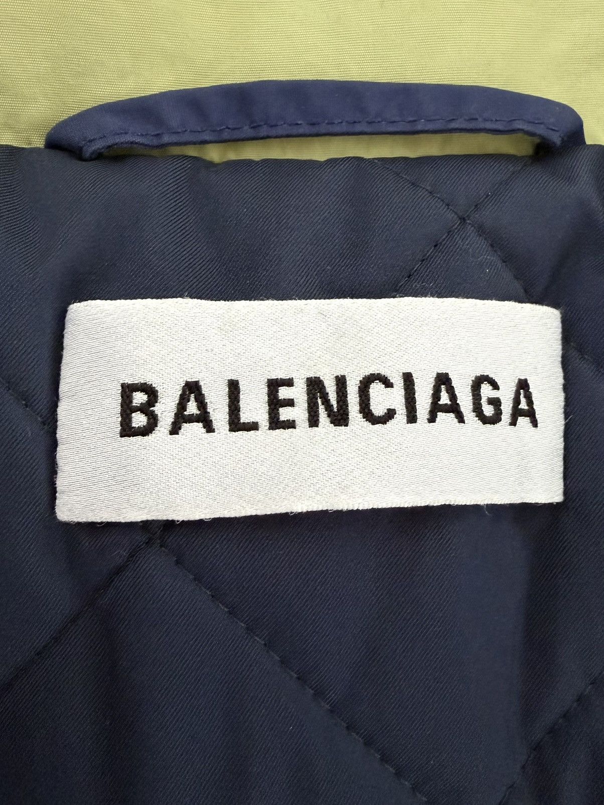 Balenciaga Balenciaga 2018 Pre-Fall Quilted Coat with Muffler Docking Size US XL / EU 56 / 4 - 8 Thumbnail
