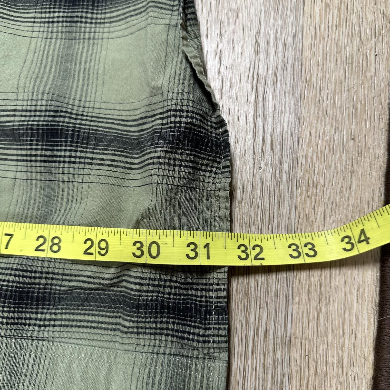 Carhartt Carhartt Men Casual Shirt 2XL Green Plaid Relaxed Fit Size US XXL / EU 58 / 5 - 8 Thumbnail