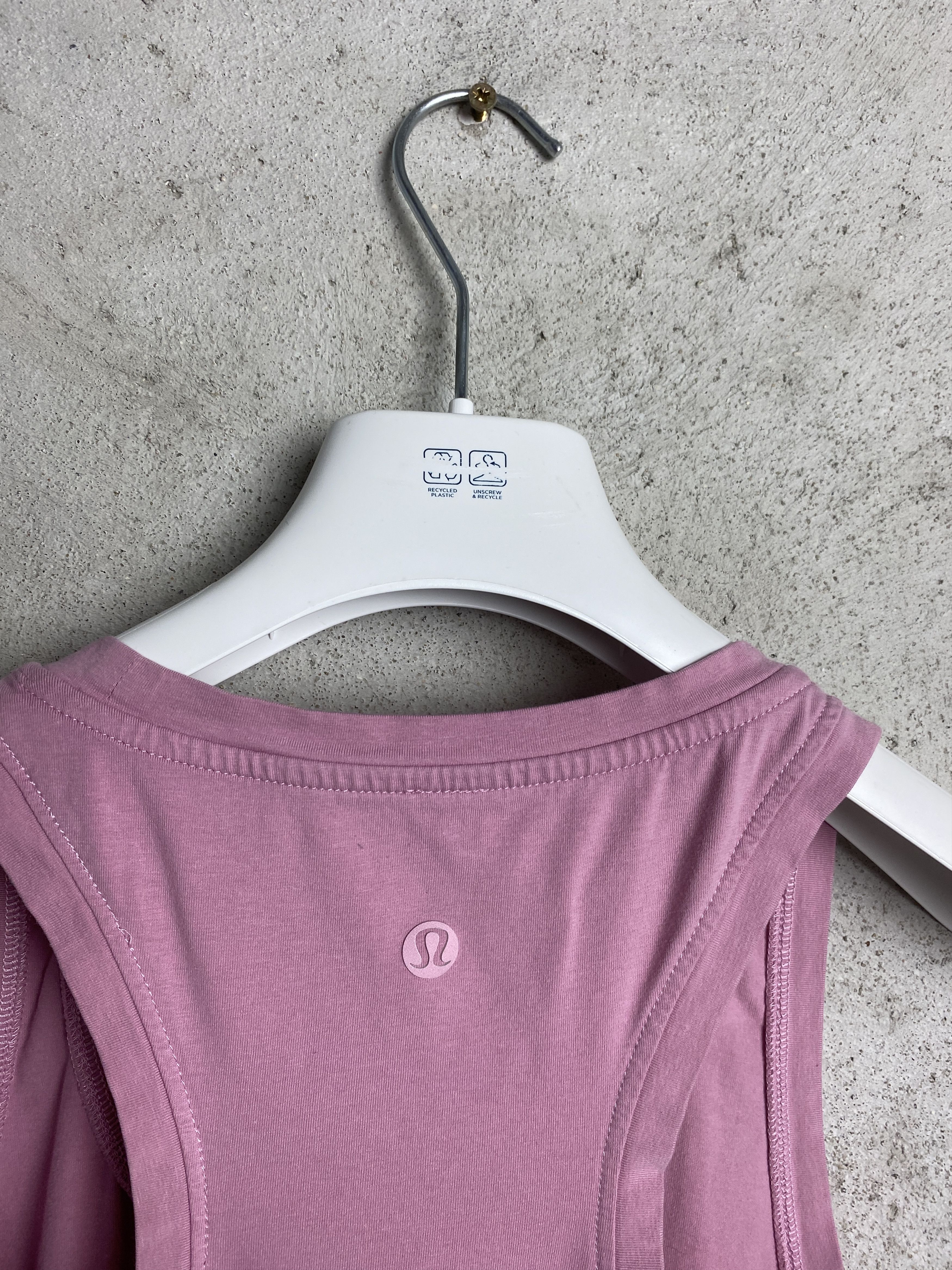 Lululemon Lululemon tank top t-shirt tee sport yoga gym pilates Size S / US 4 / IT 40 - 3 Thumbnail