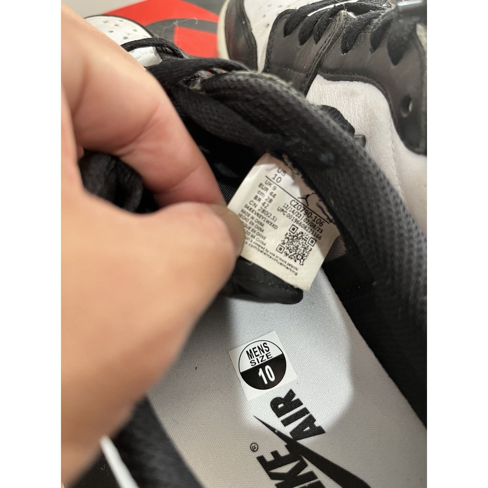 Jordan Brand Air Jordan 1 Retro OG Low Black Toe Size 10 CZ0790-106 Size US 10 / EU 43 - 7 Thumbnail