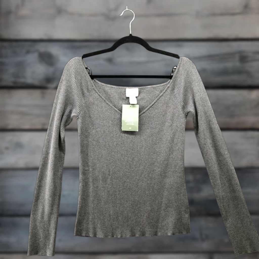 H&M NWT H&M V-Neck Ribbed Sweater Womens XL Gray Slim Fit Stretch Pullover Size XL / US 12-14 / IT 48-50 - 1 Thumbnail