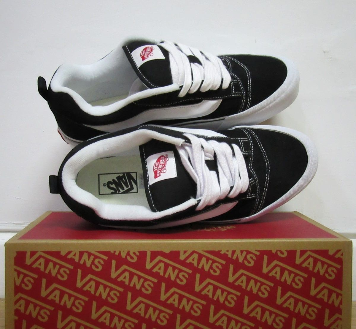 Vans VANS Knu Skool sneakers, size EU 42-US 9 Size US 9 / EU 42 - 6 Thumbnail