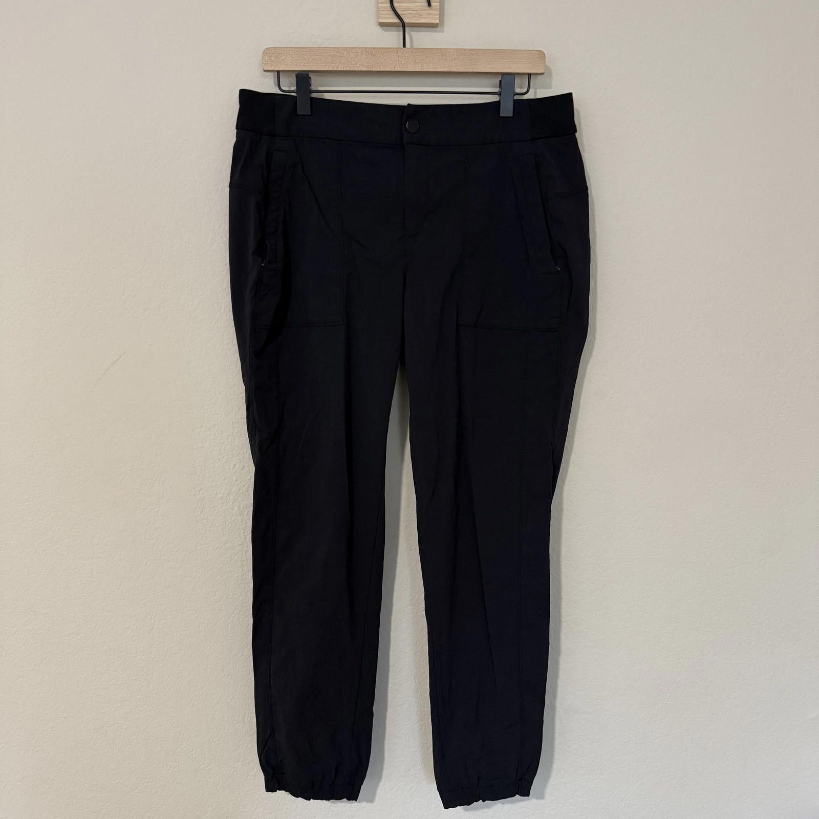 Other Athleta Pants Women's 12 Black Cargo Windbreaker Size 34" / US 12 / IT 48 - 1 Thumbnail
