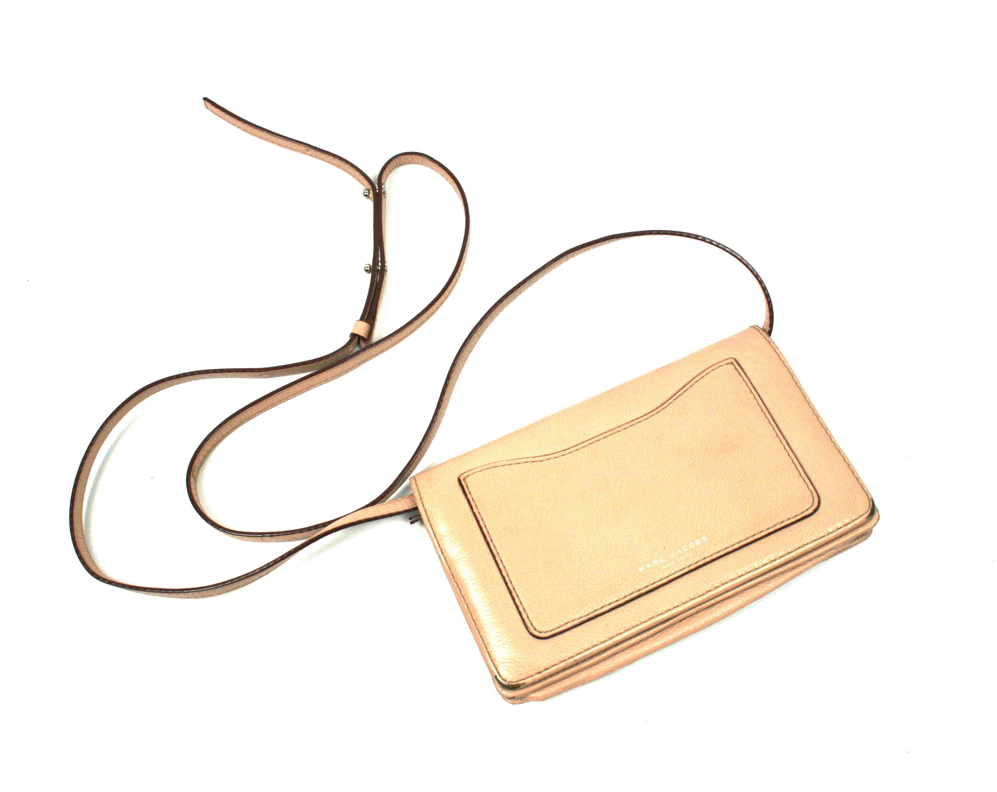 Marc Jacobs Crossbody Leather Strap Wallet Mini Bag Size ONE SIZE - 1 Thumbnail