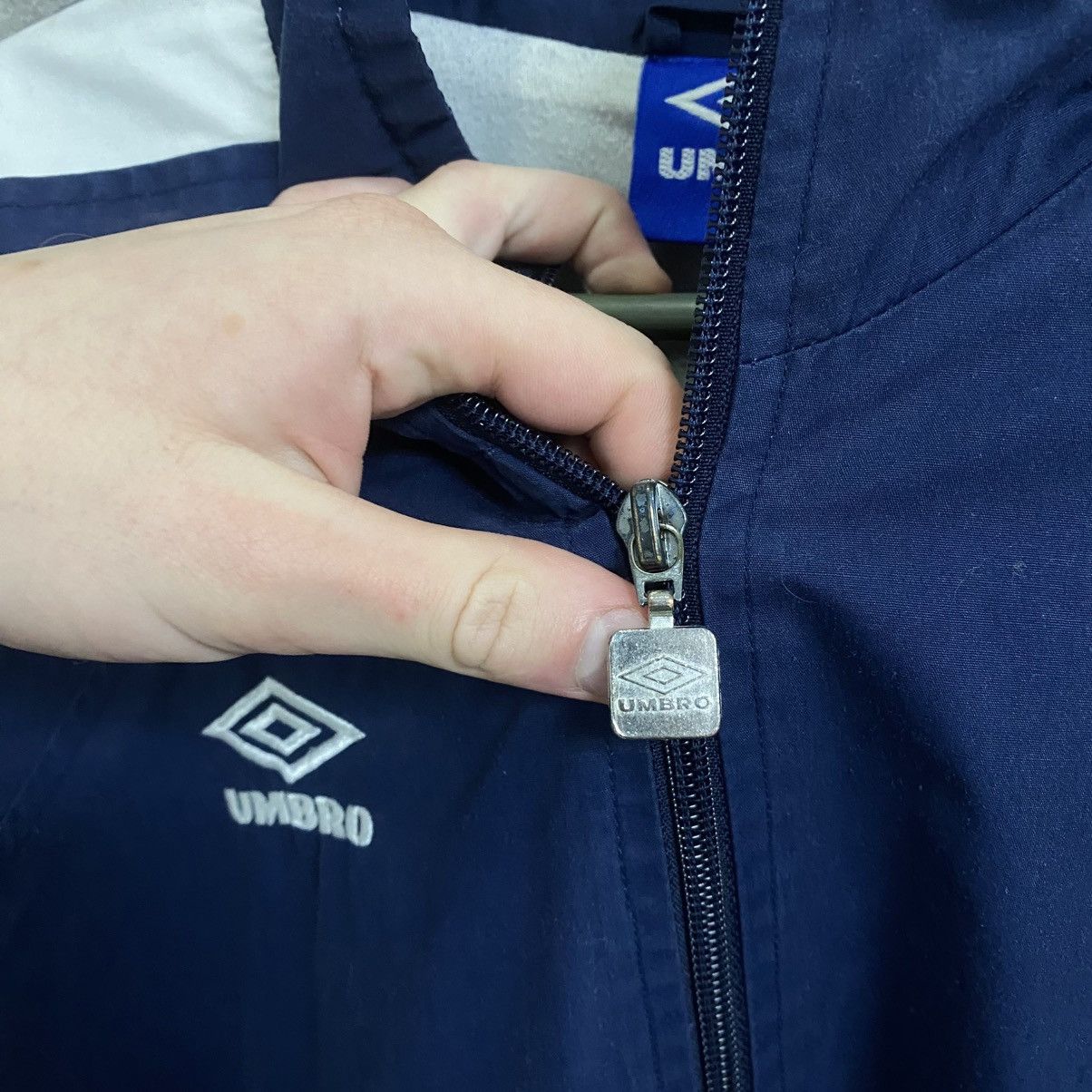 Umbro Vintage Umbro 90s Track Jacket Embroidered Logo Y2K Size US L / EU 52-54 / 3 - 10 Thumbnail