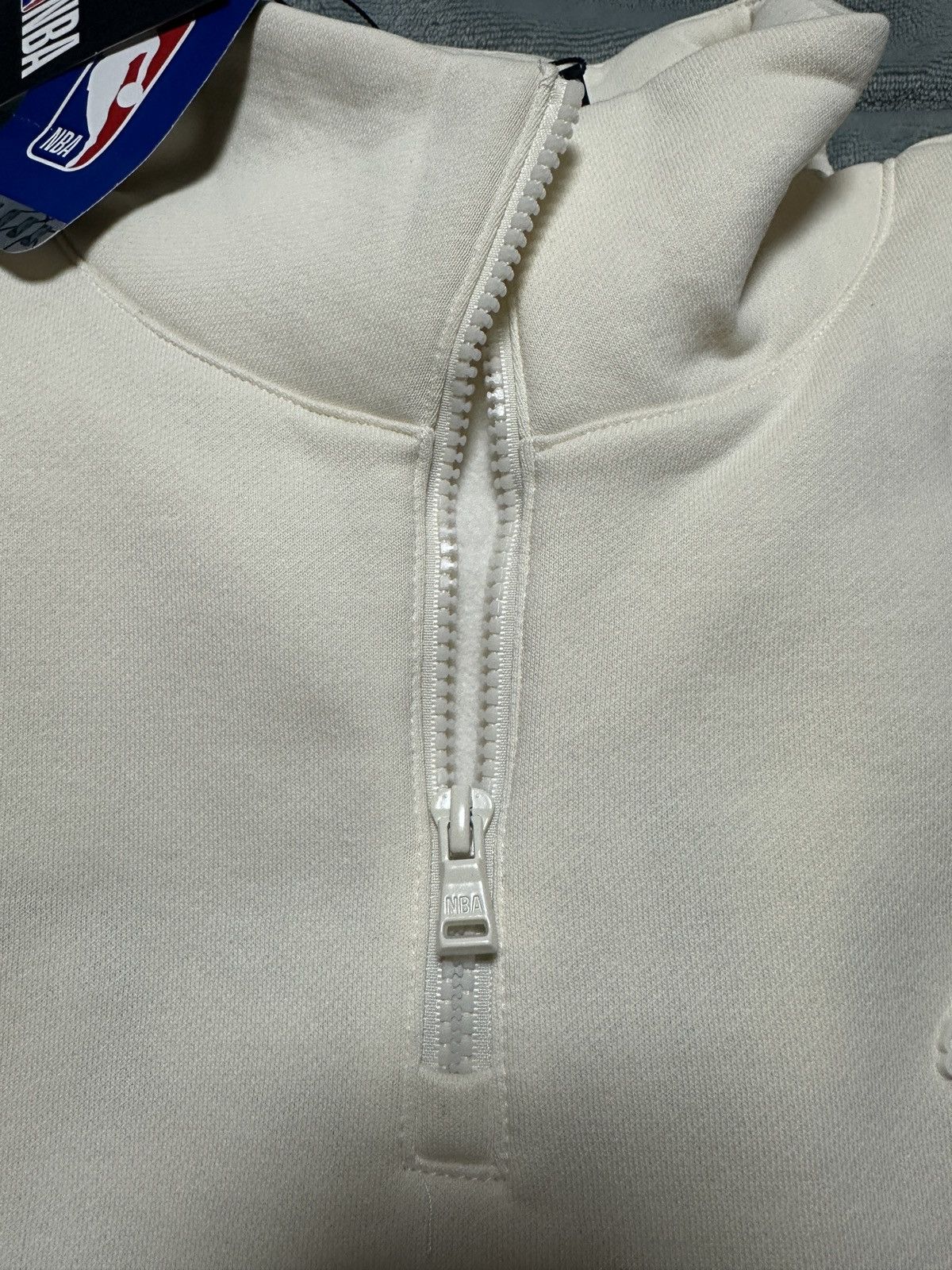 NBA NBA Lakers Team Issued 1/4 Zip Ivory Sweatshirt Men Sz XL Size US XL / EU 56 / 4 - 16 Thumbnail