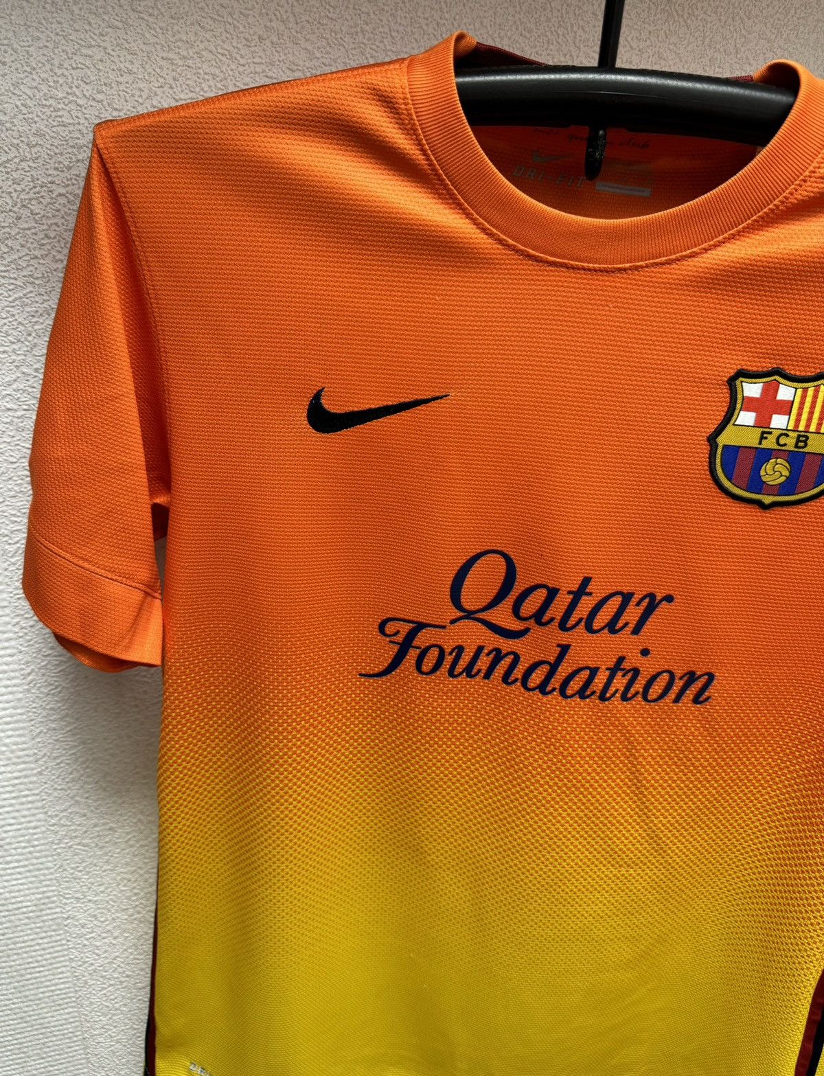Nike Nike Barcelona soccer jersey M sz apl patch Size US M / EU 48-50 / 2 - 2 Thumbnail