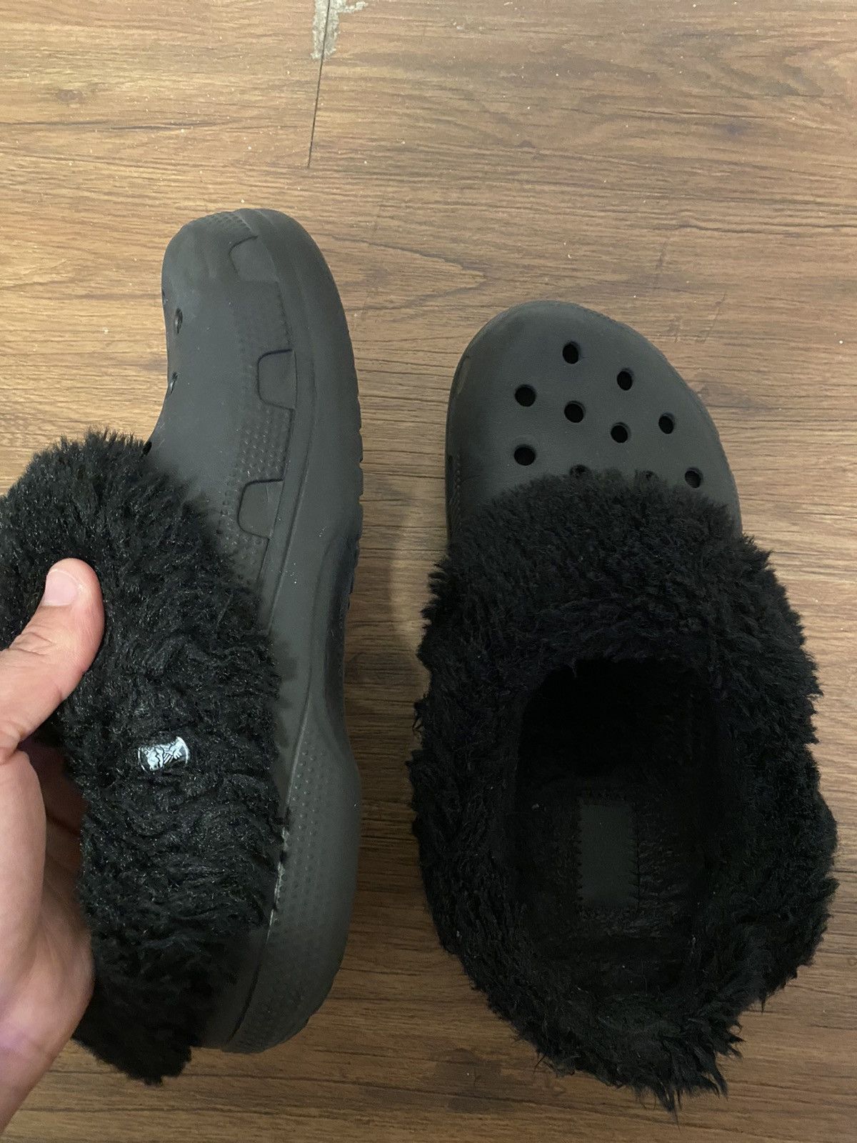 Crocs × Vintage Crocs with Faux Fur Size US 7 / EU 40 - 13 Thumbnail
