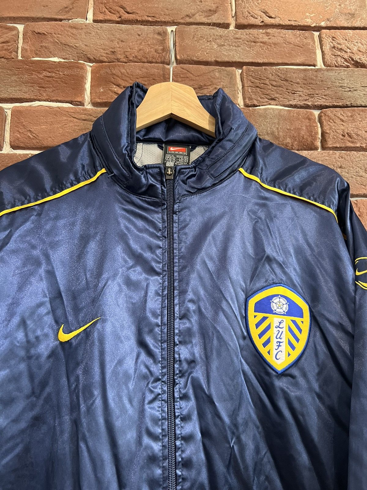 Nike Very Rare 90s Leeds United Nike Jacket XL Vintage Sportswear Size US XL / EU 56 / 4 - 4 Thumbnail